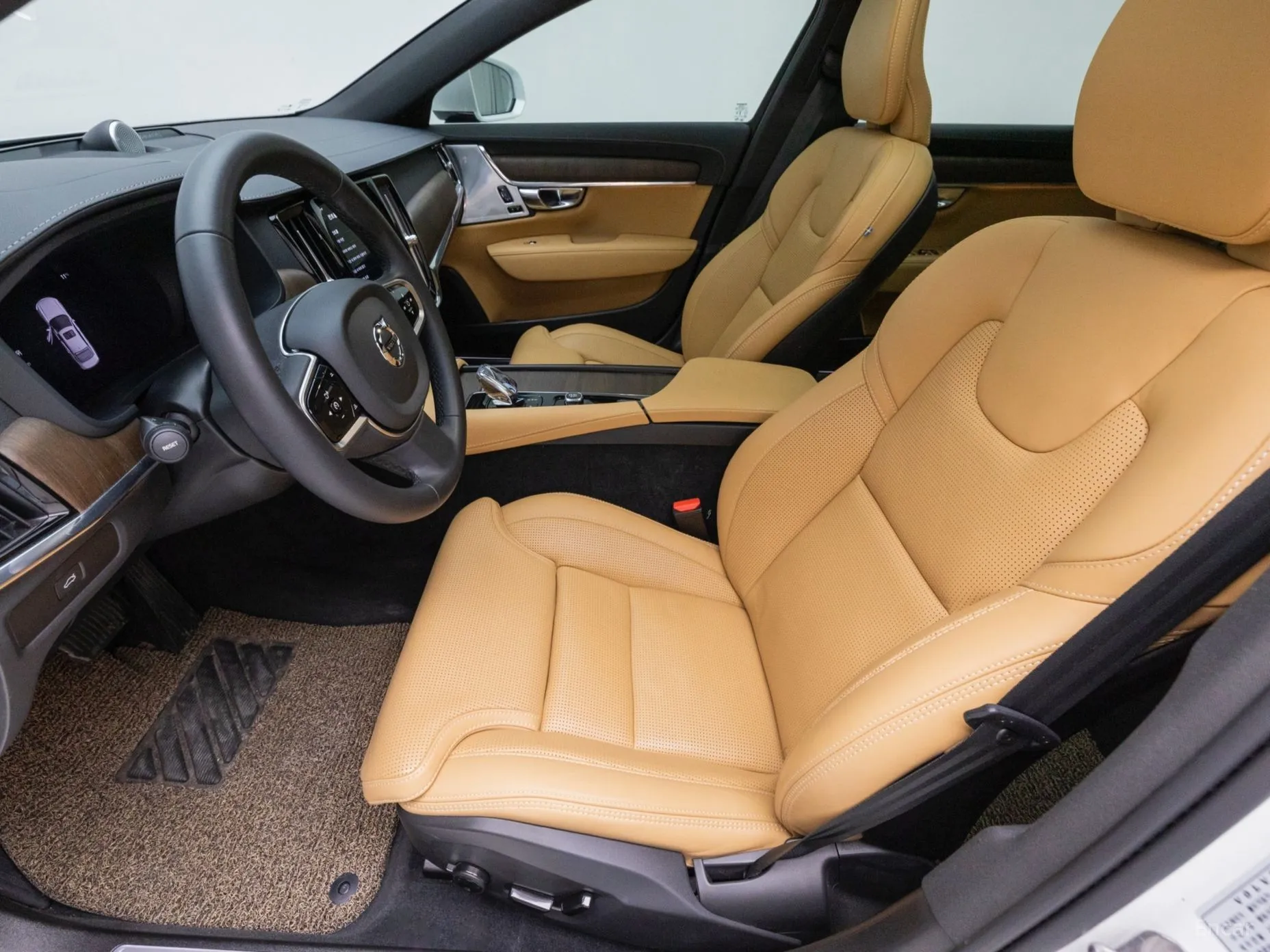 Volvo S90 превью 9