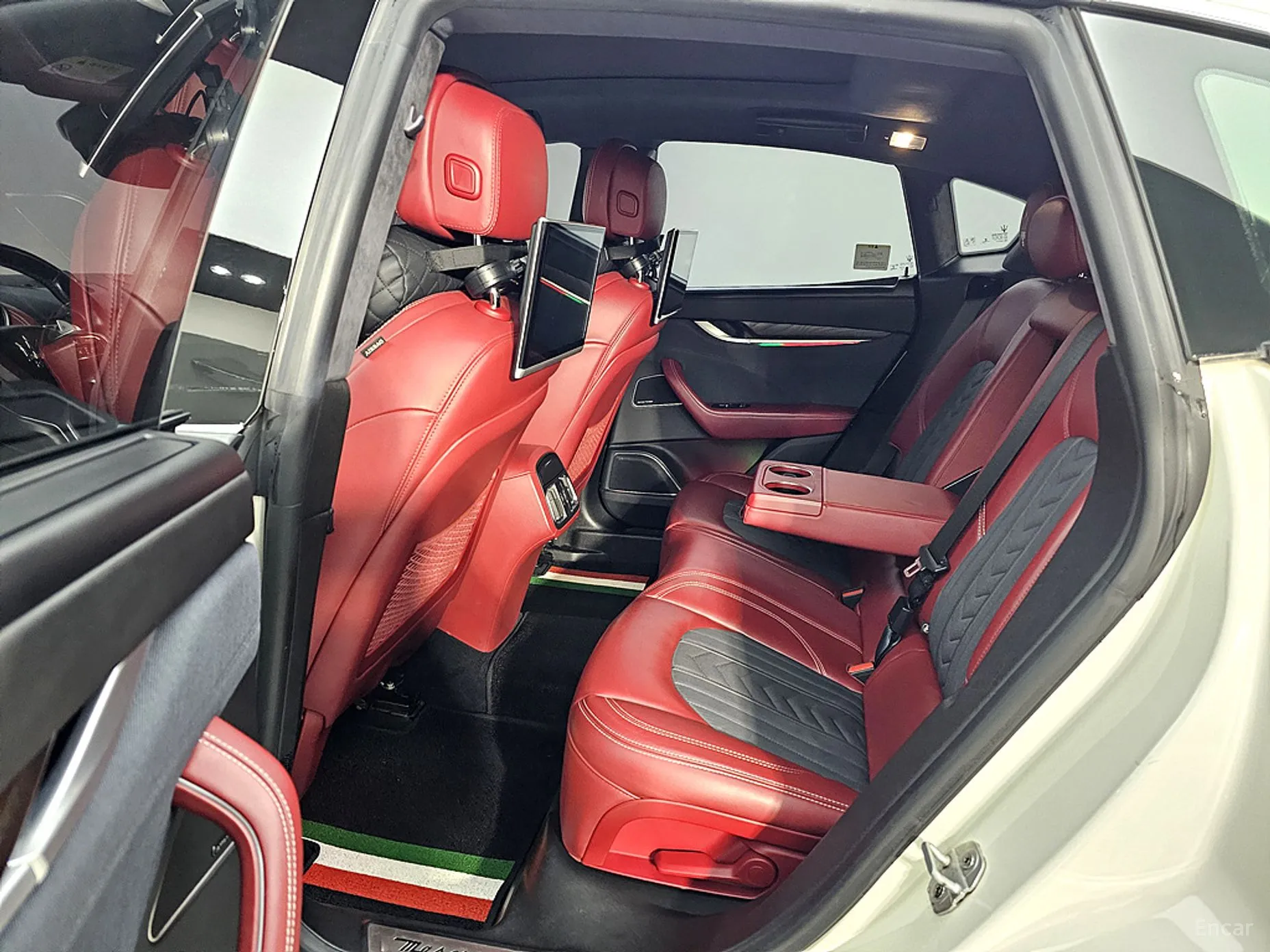 Maserati Levante превью 11