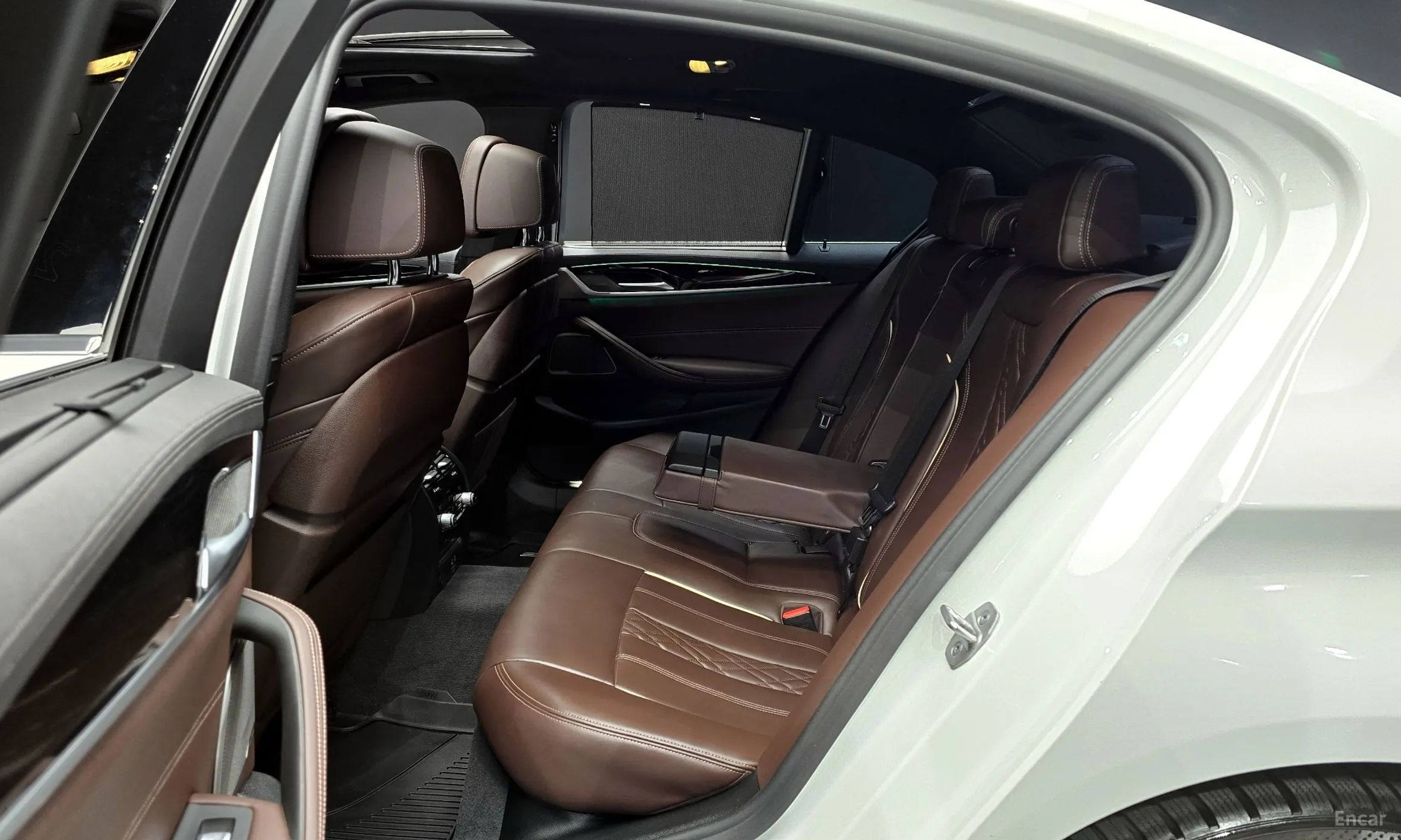 BMW 5 Series (G30) превью 12