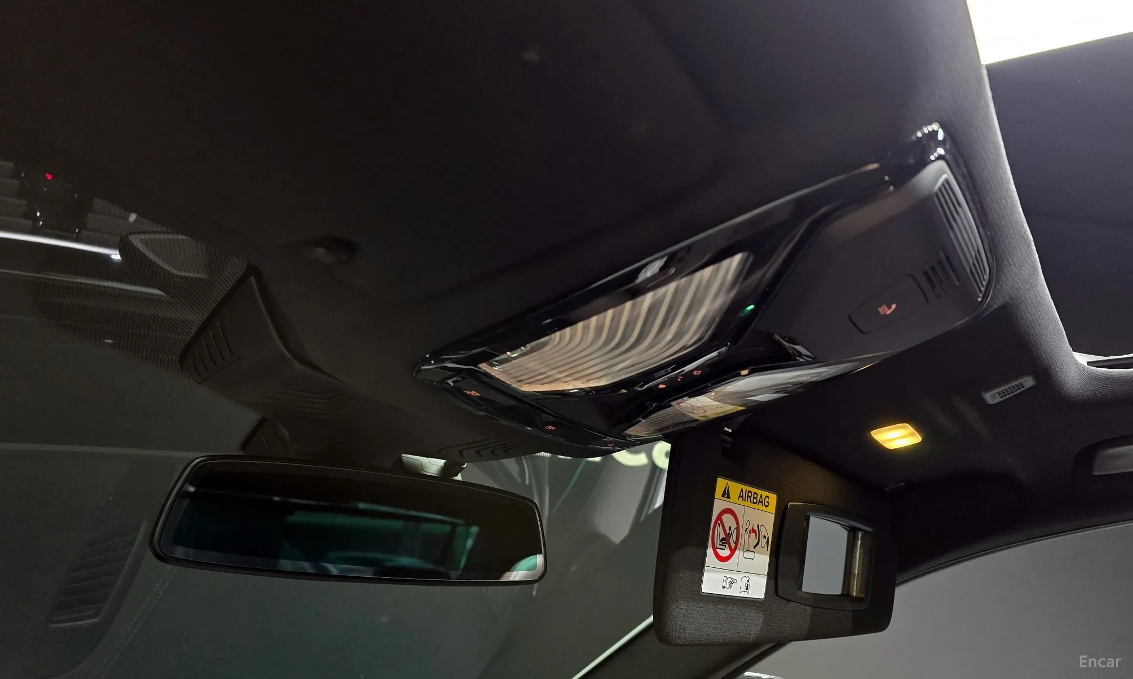 BMW 5 Series (G30) превью 19