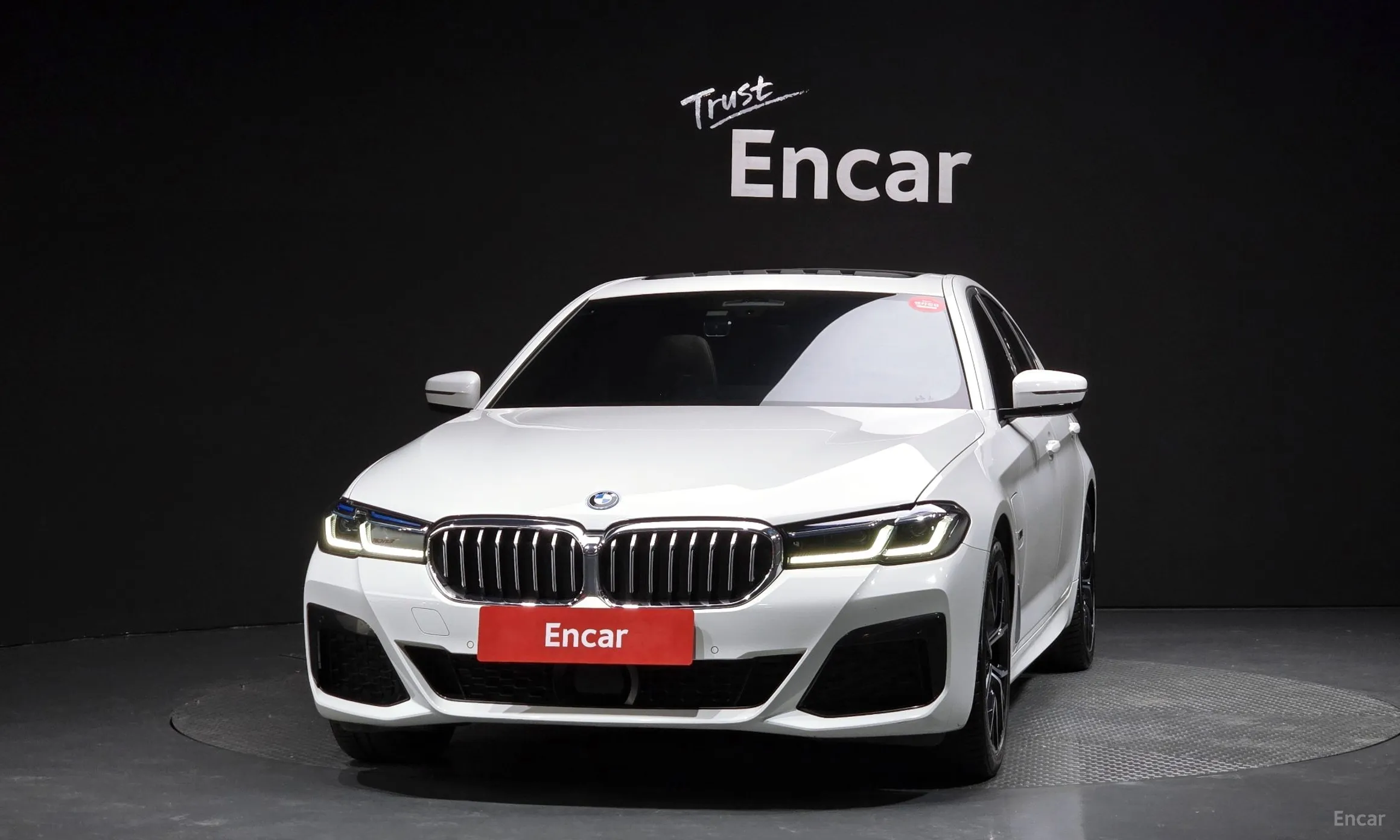 BMW 5 Series (G30) превью 3