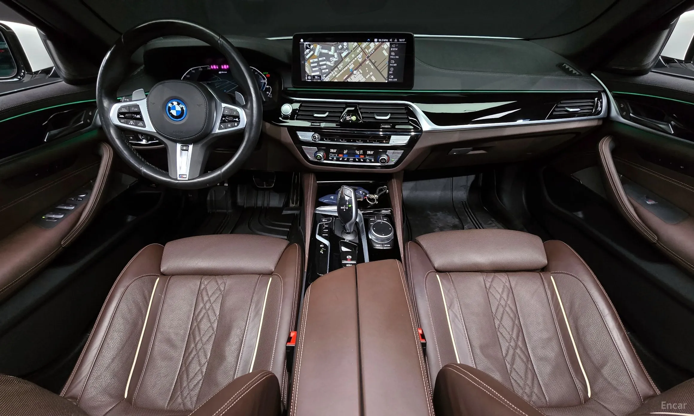 BMW 5 Series (G30) превью 7
