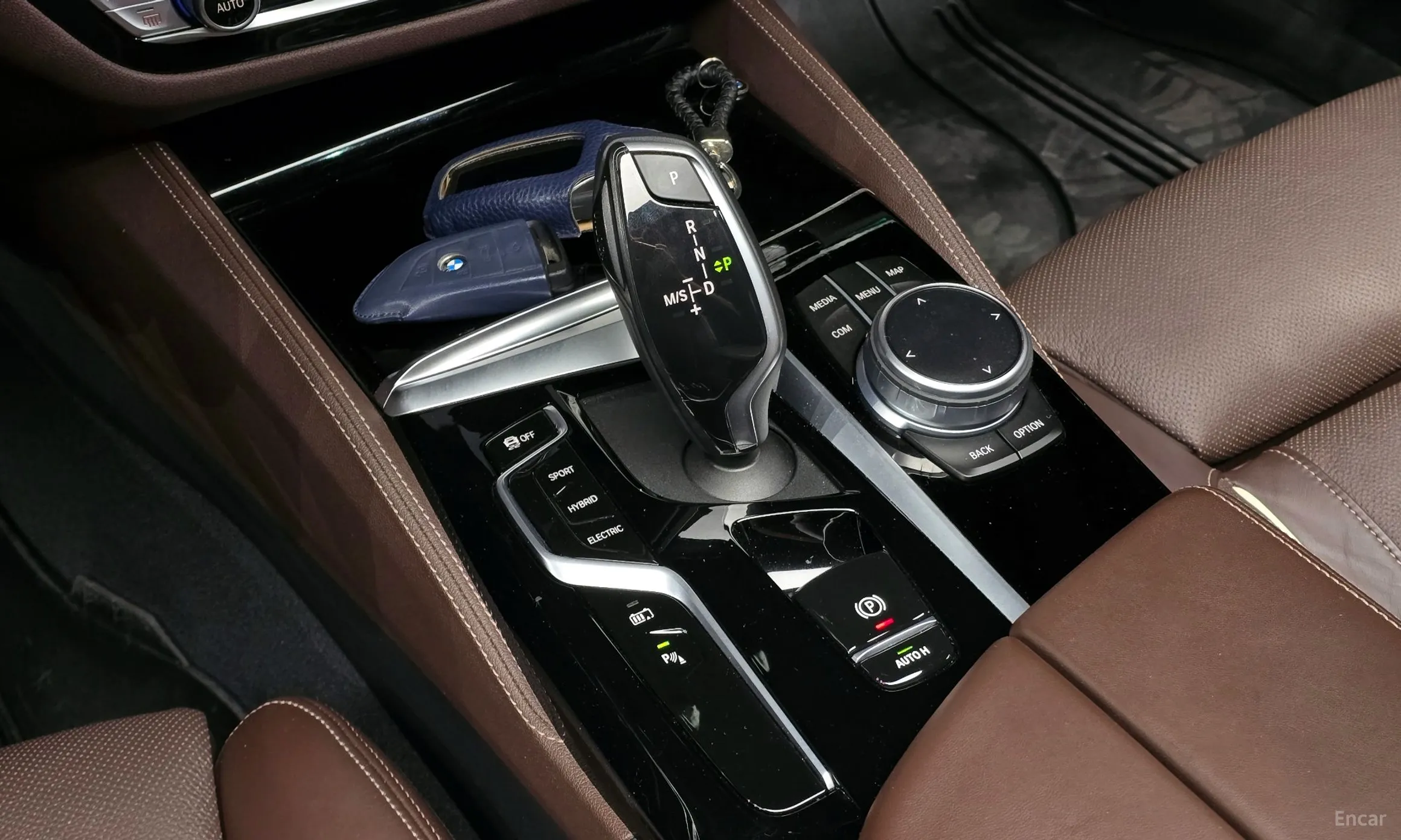 BMW 5 Series (G30) превью 9