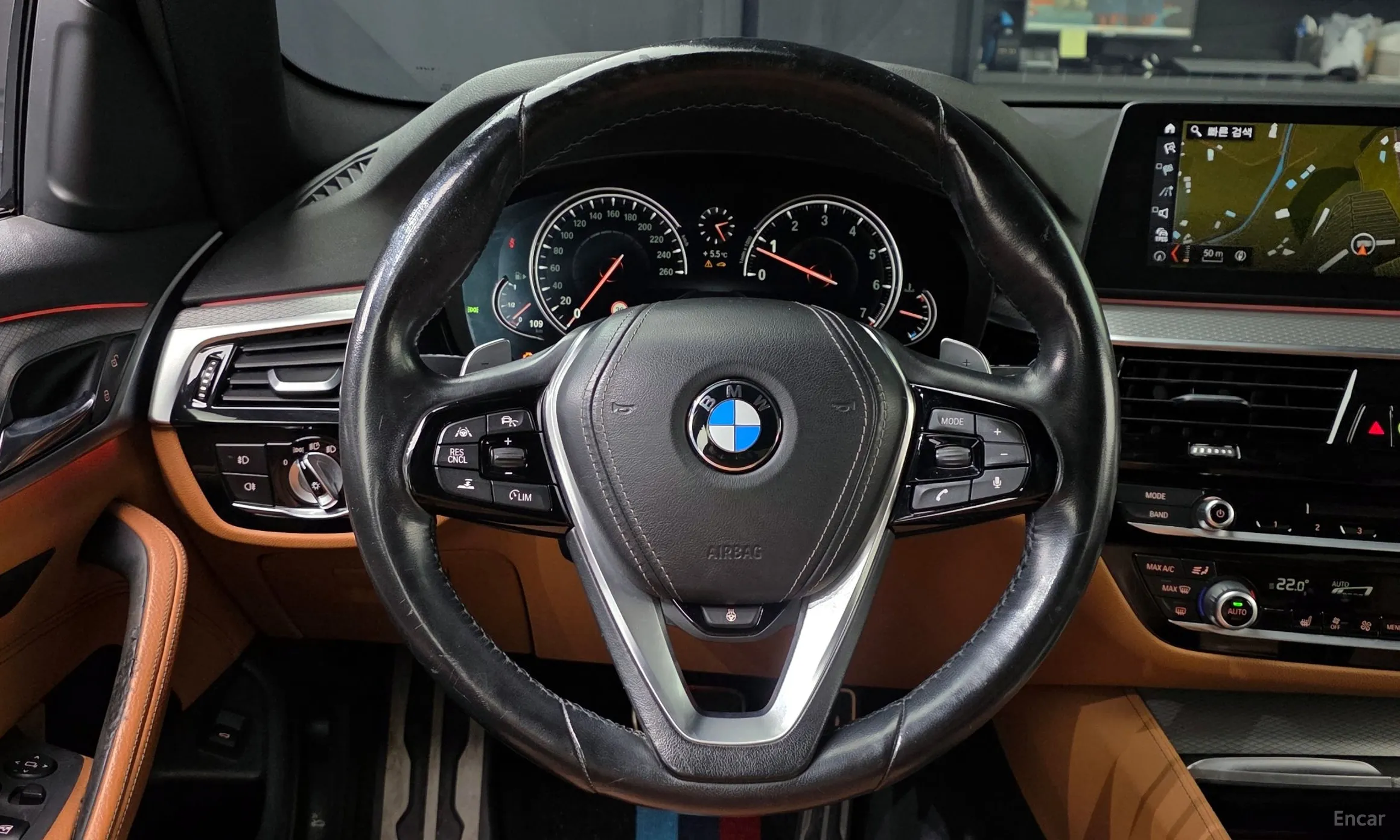 BMW 5 Series (G30) превью 15