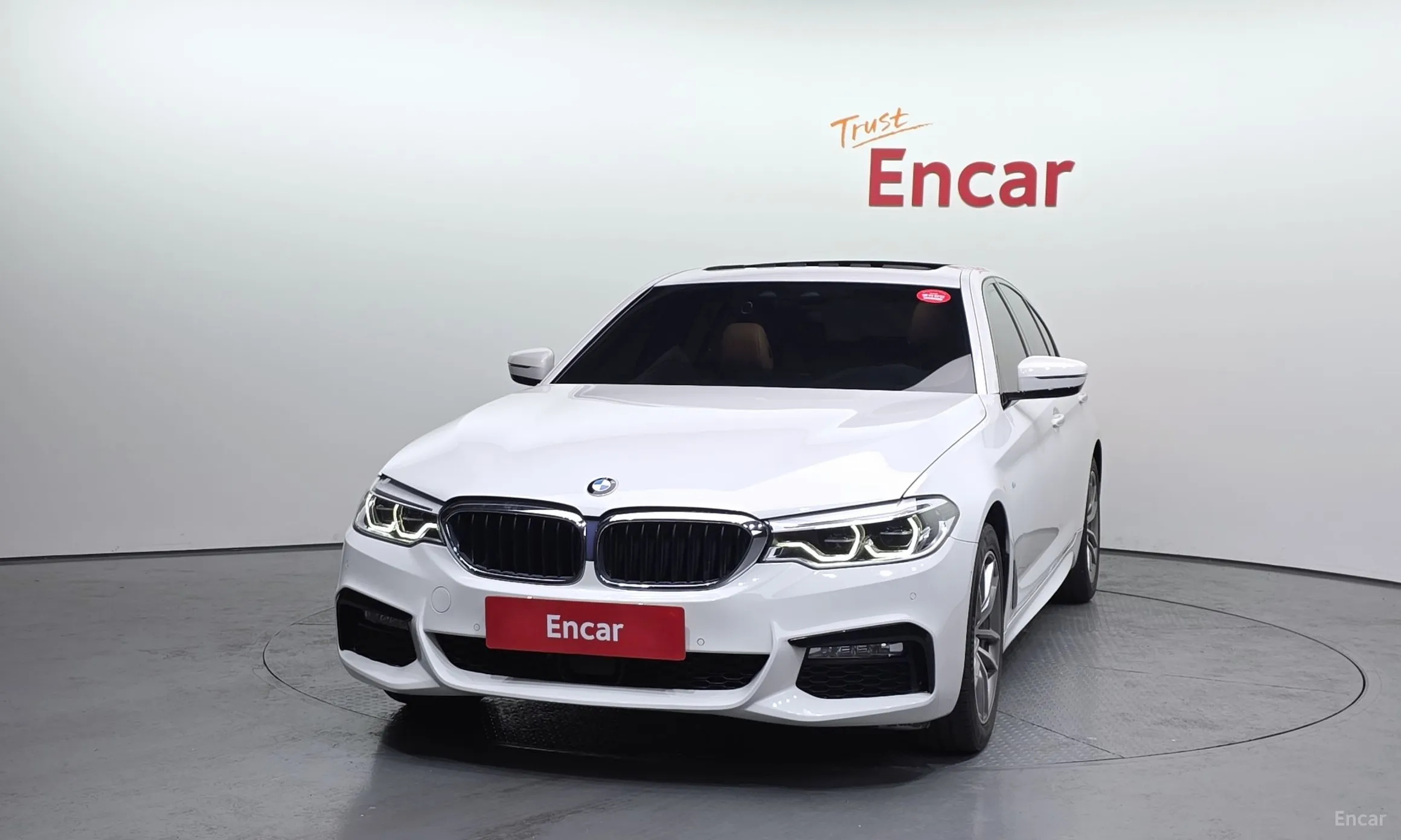 BMW 5 Series (G30) превью 3