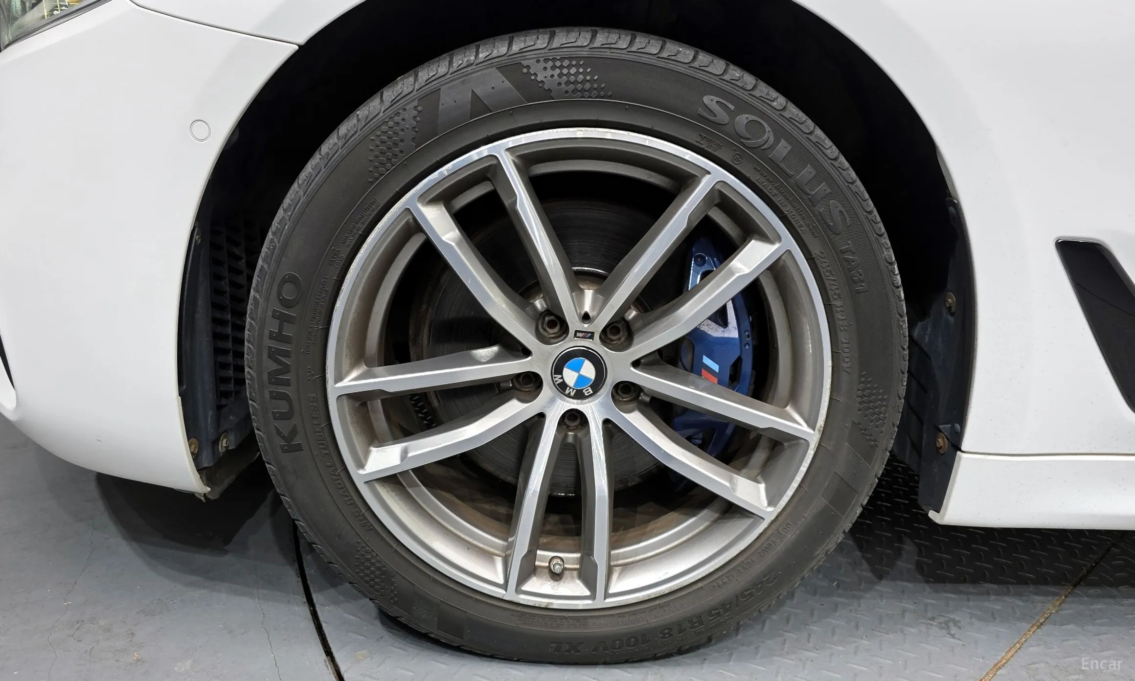 BMW 5 Series (G30) превью 5