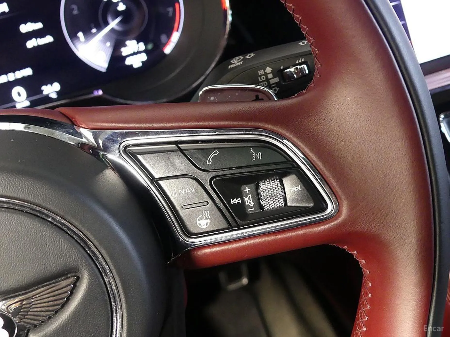 Bentley Bentayga превью 14