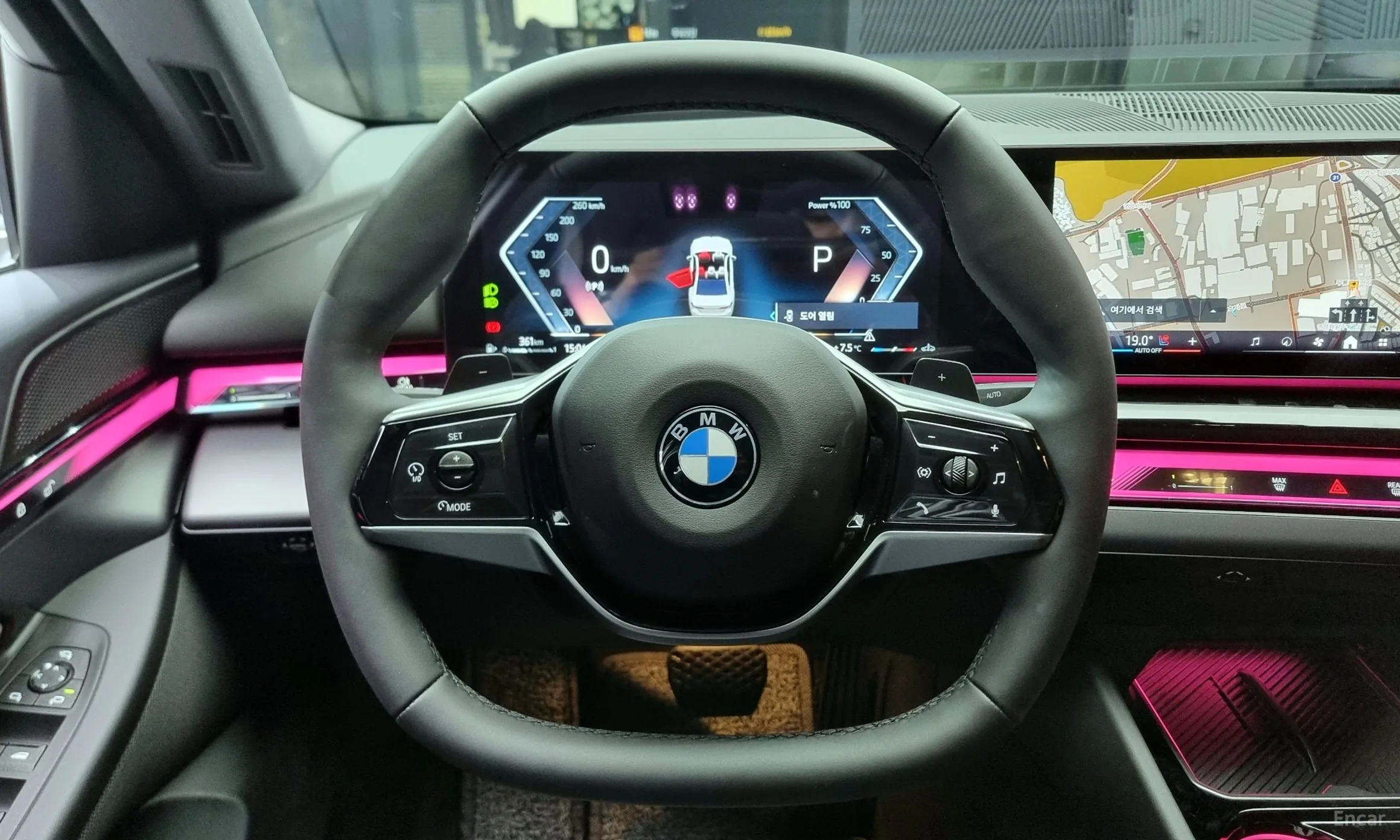 BMW 5 Series (G60) превью 13