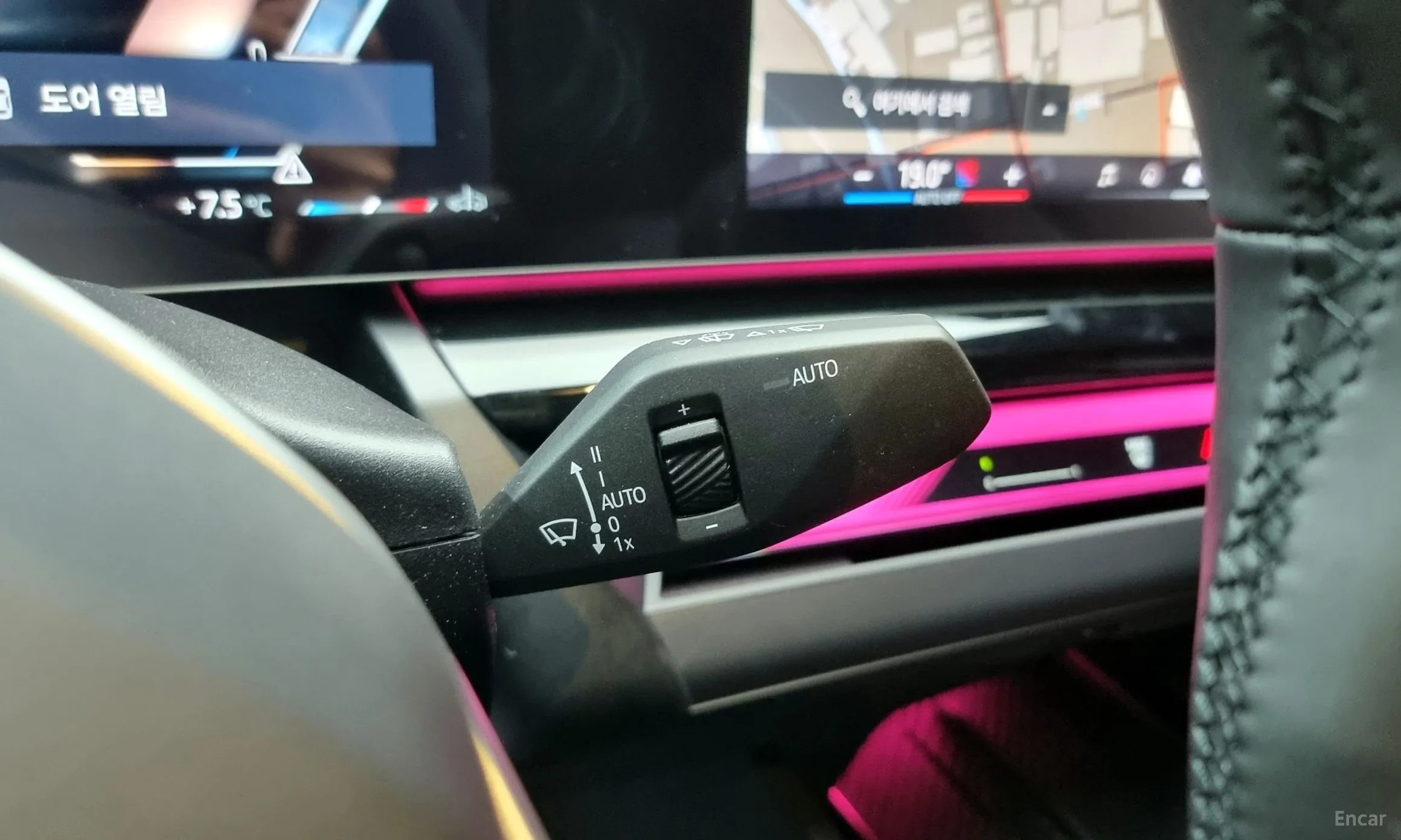 BMW 5 Series (G60) превью 17