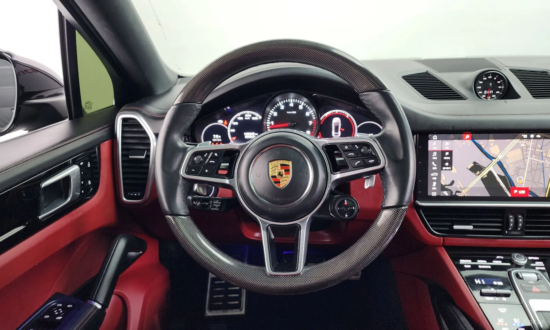 Porsche Cayenne (PO536) превью 13