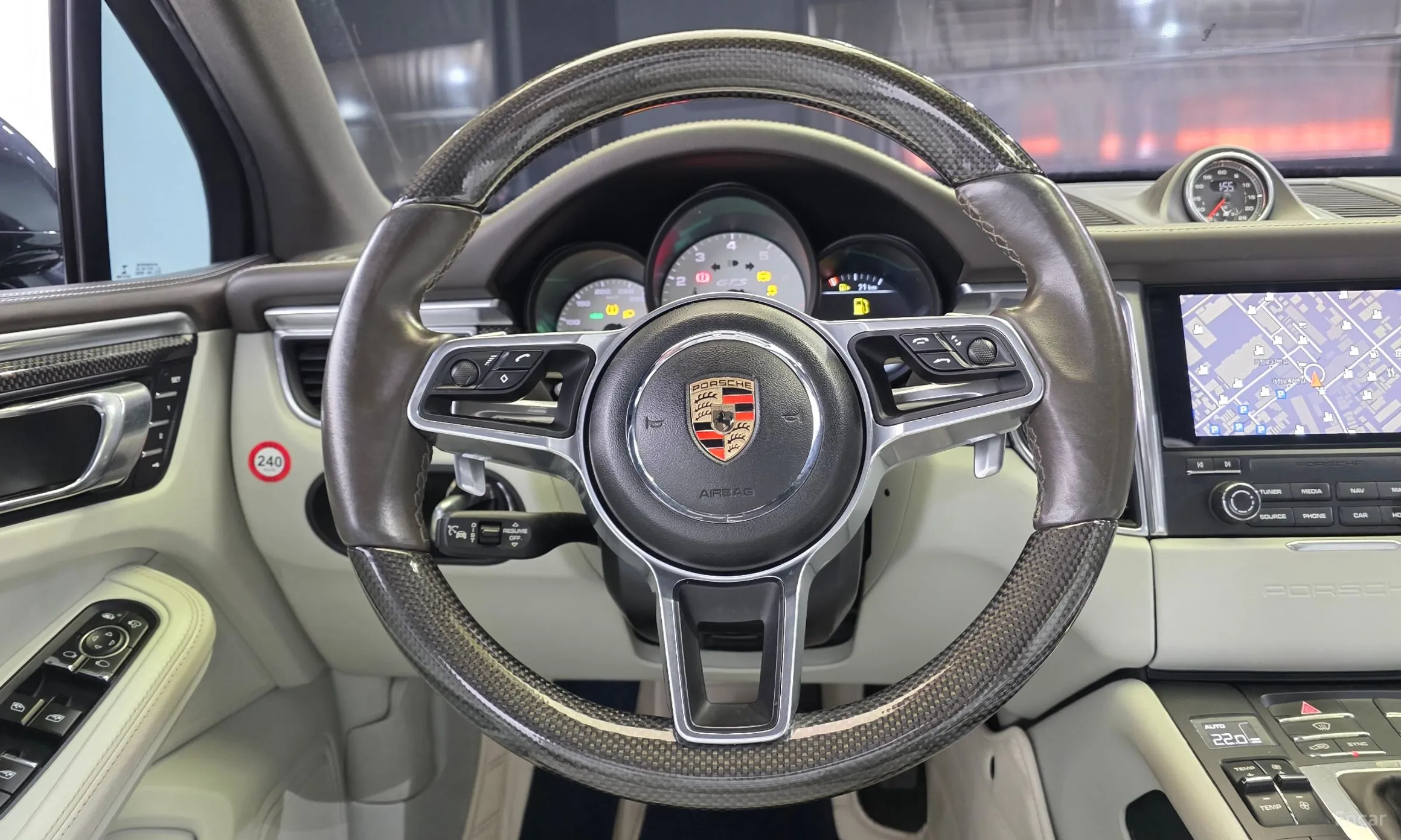 Porsche Macan превью 13