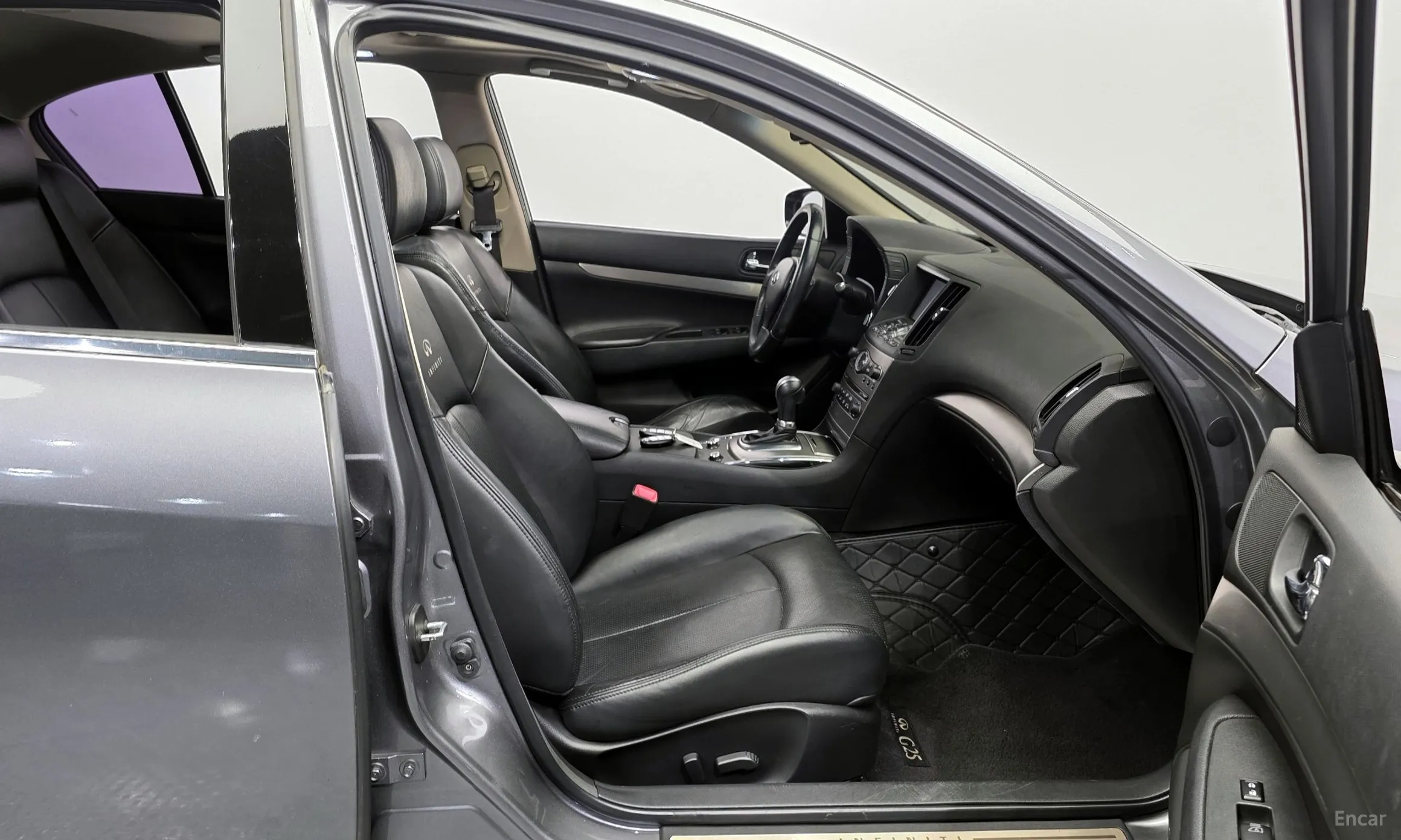 Infiniti G25 превью 10