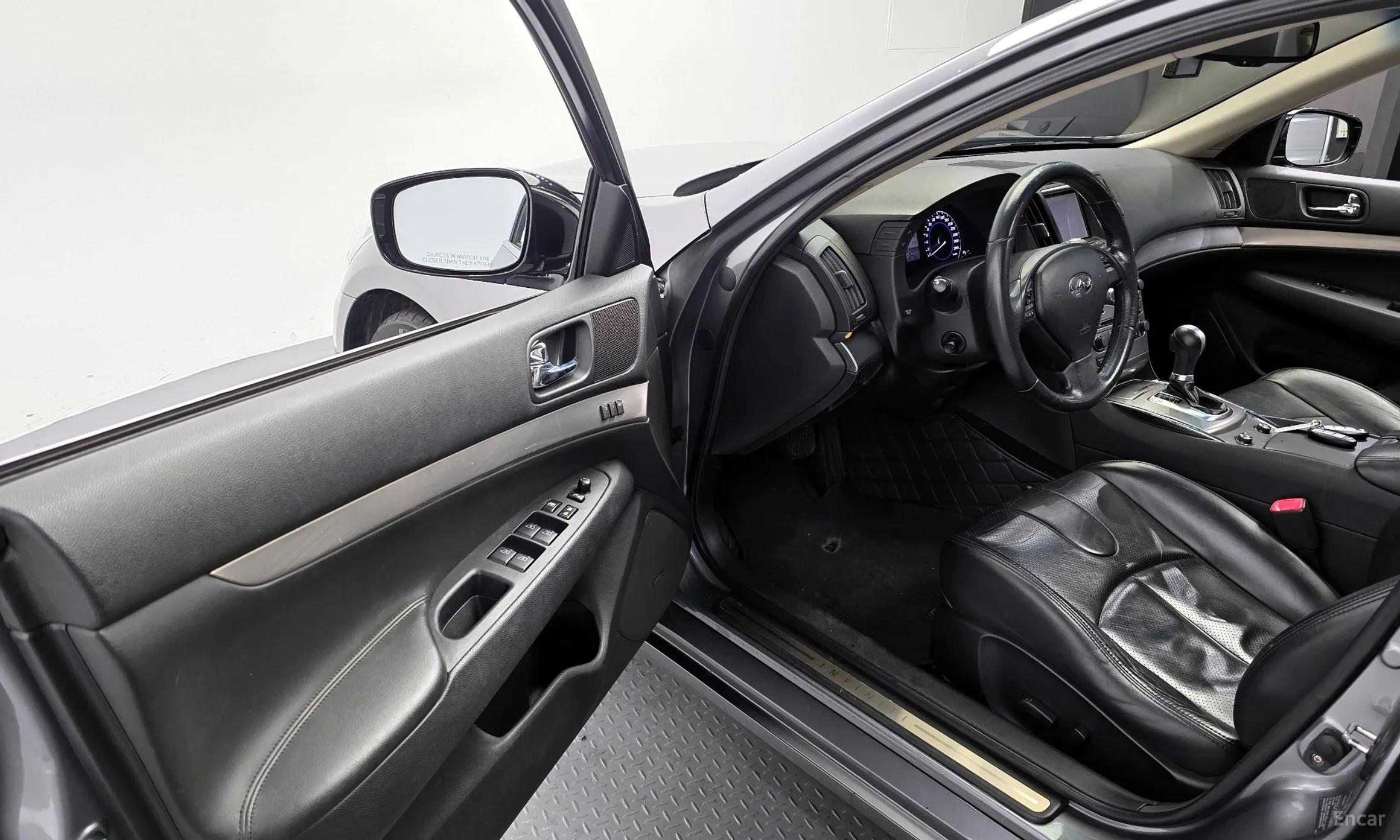 Infiniti G25 превью 11