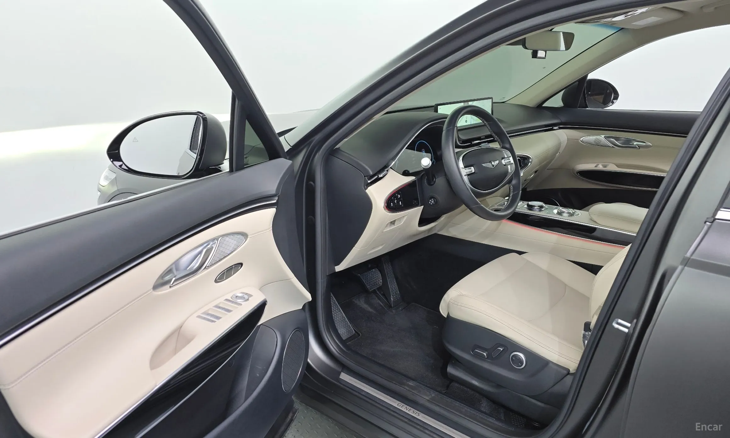Genesis GV70 превью 10