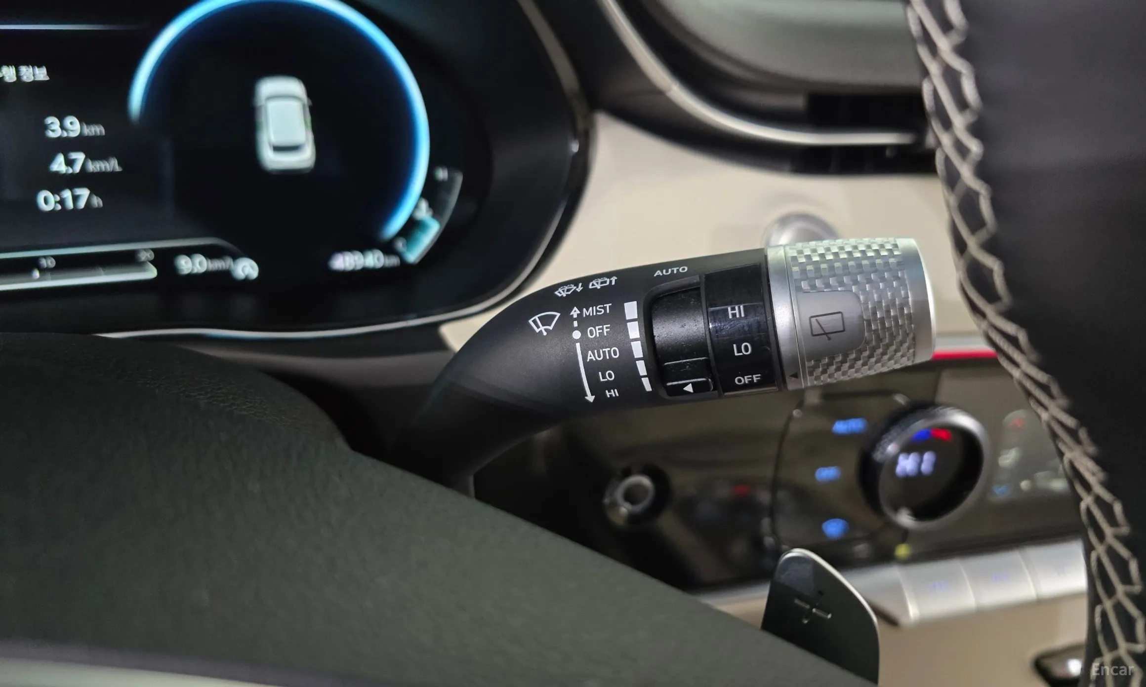 Genesis GV70 превью 18