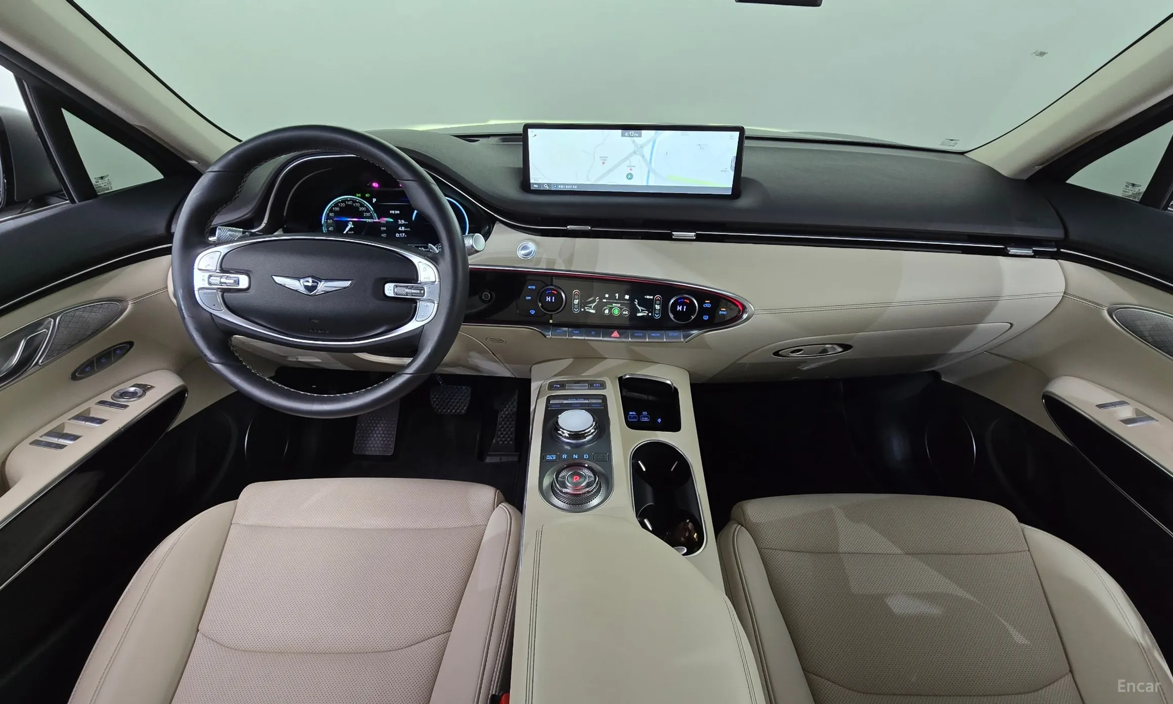 Genesis GV70 превью 7