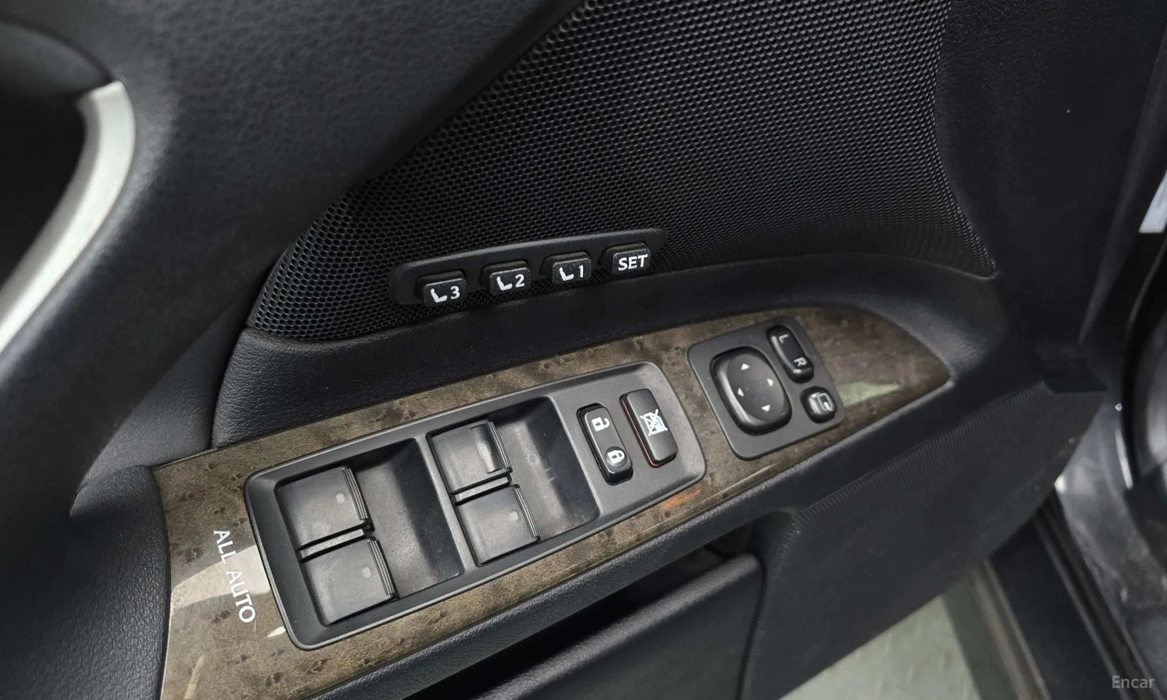 Lexus IS250 превью 18