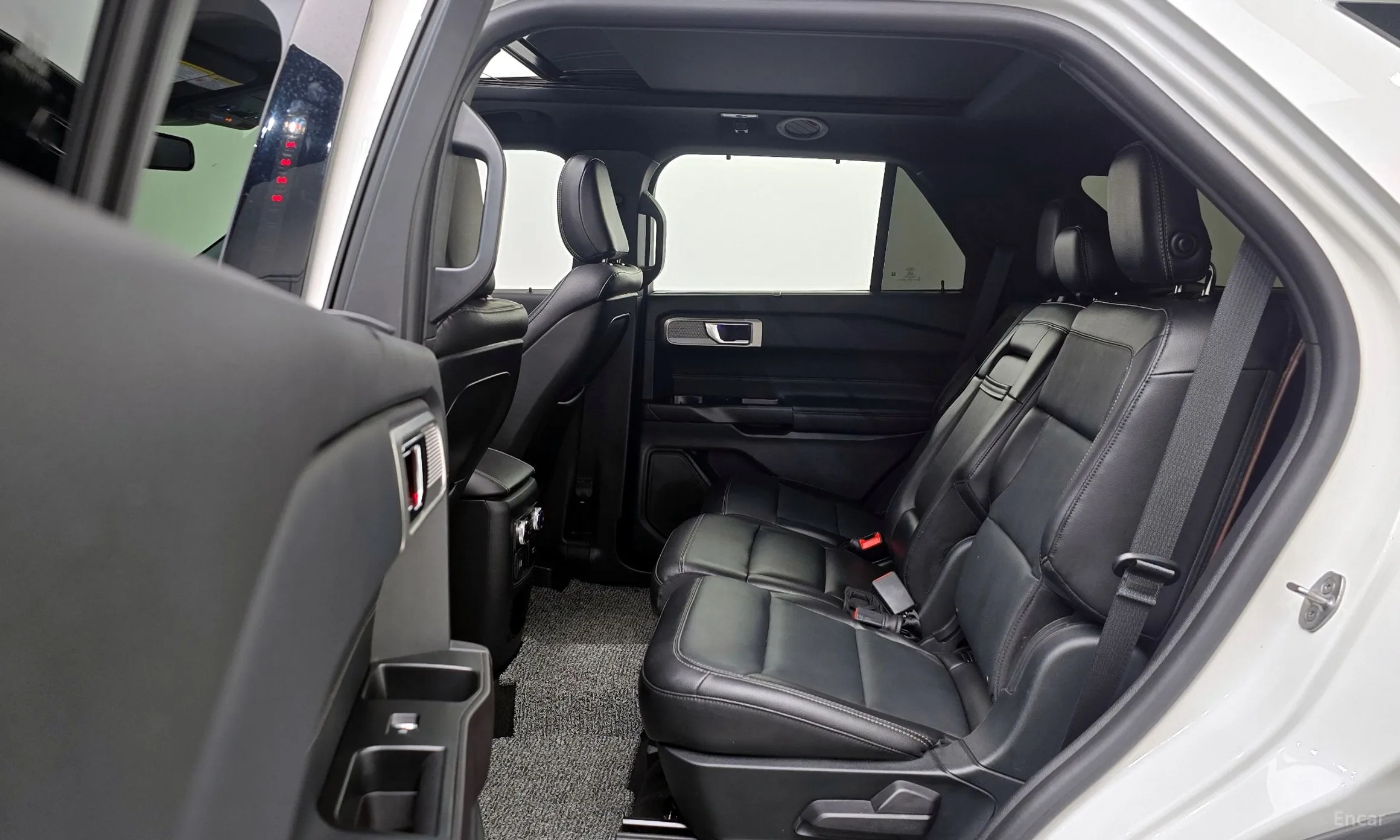 Ford Explorer 6th Generation превью 13