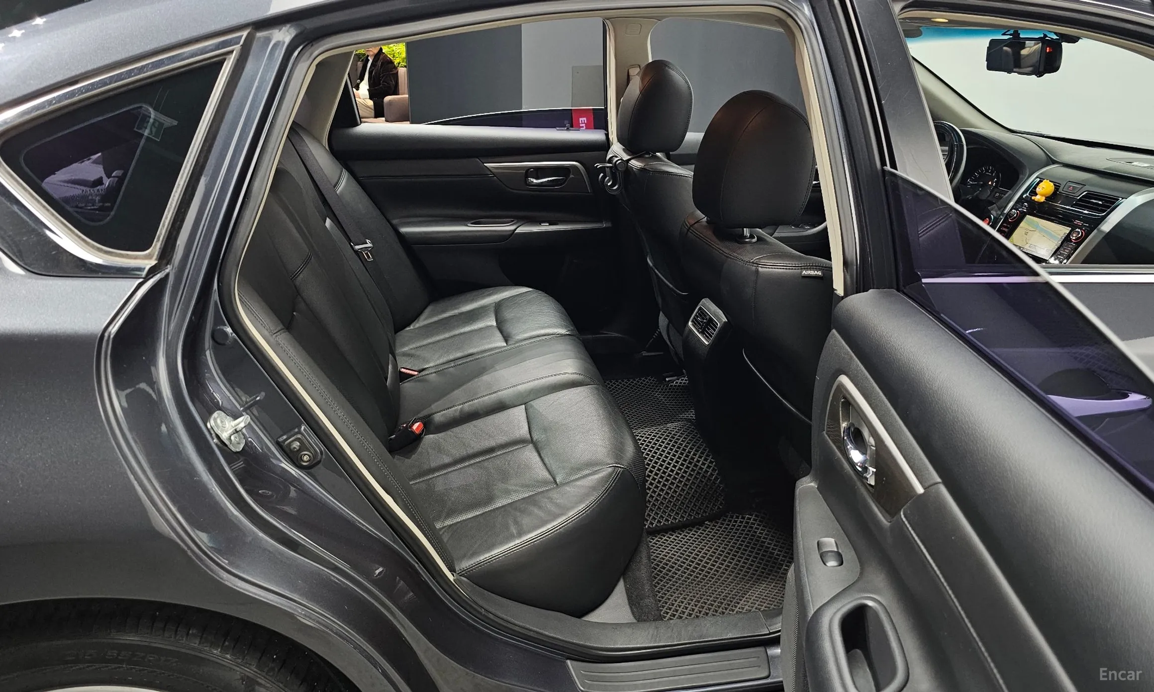 Nissan Altima превью 12