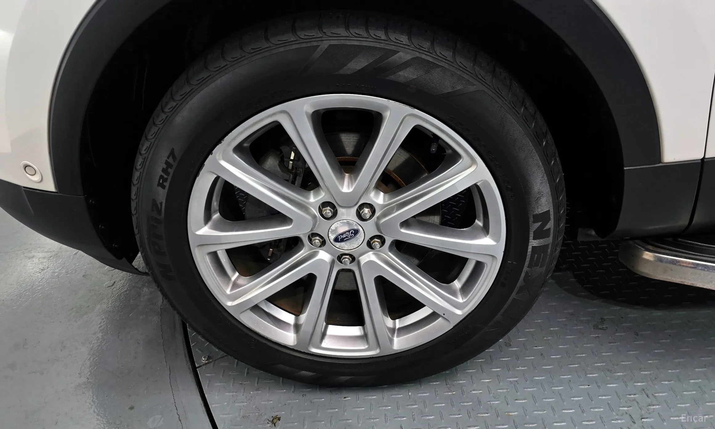 Ford Explorer превью 5