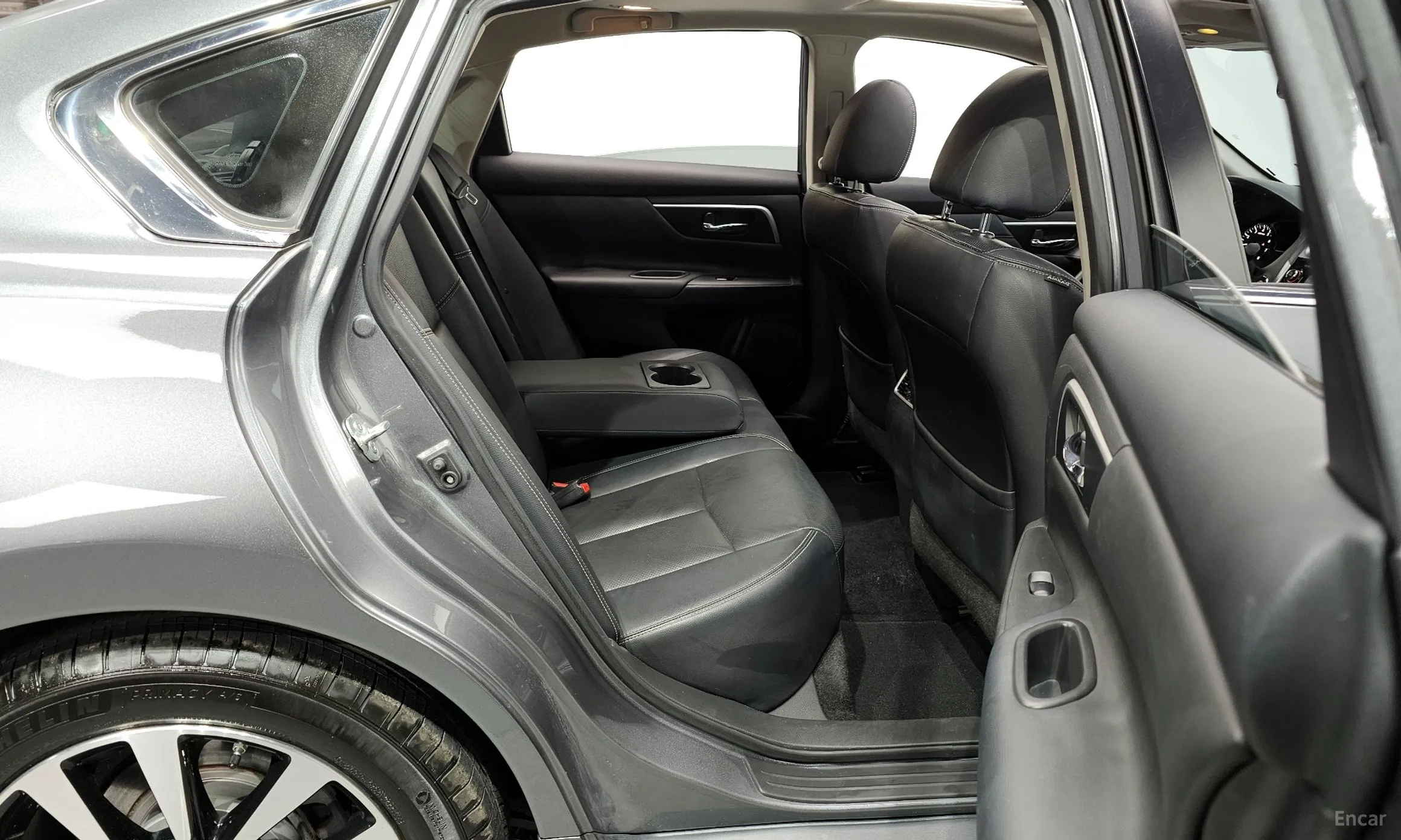 Nissan Altima превью 12