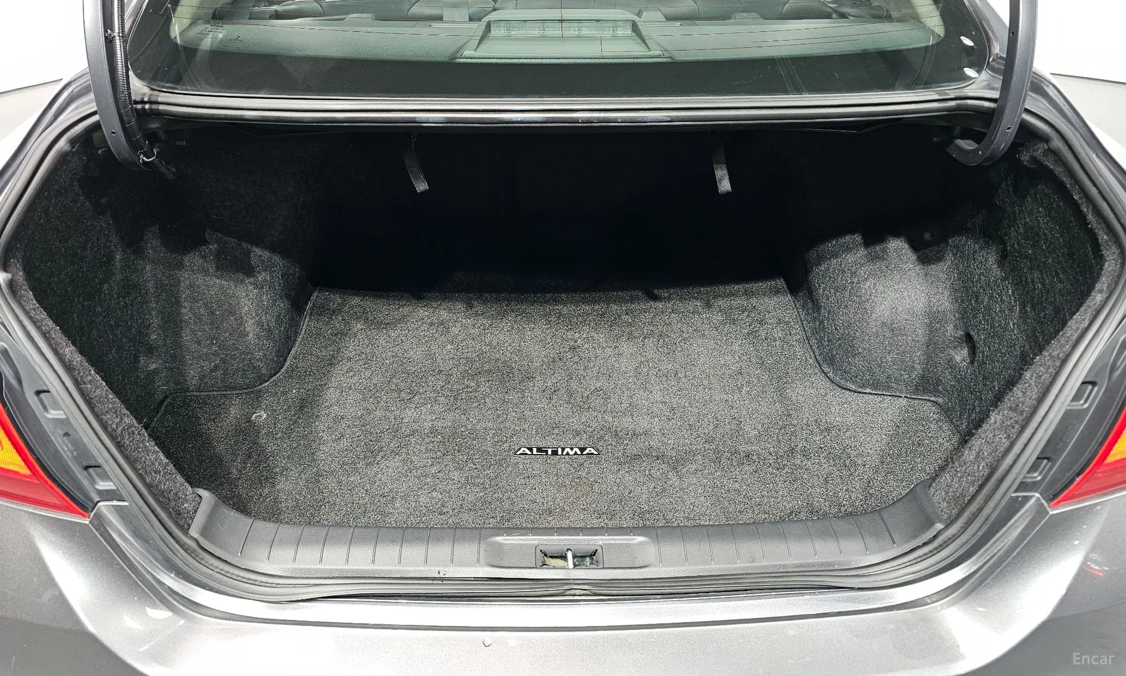 Nissan Altima превью 20