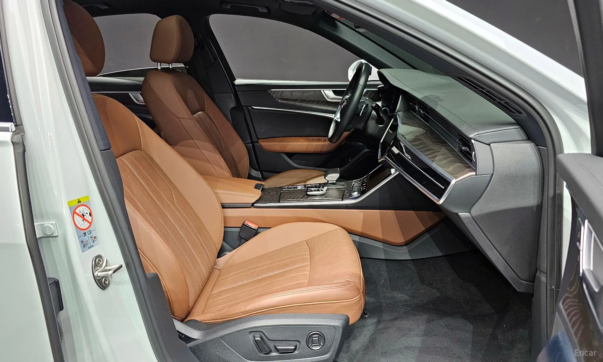 Audi A6 (C8) превью 10