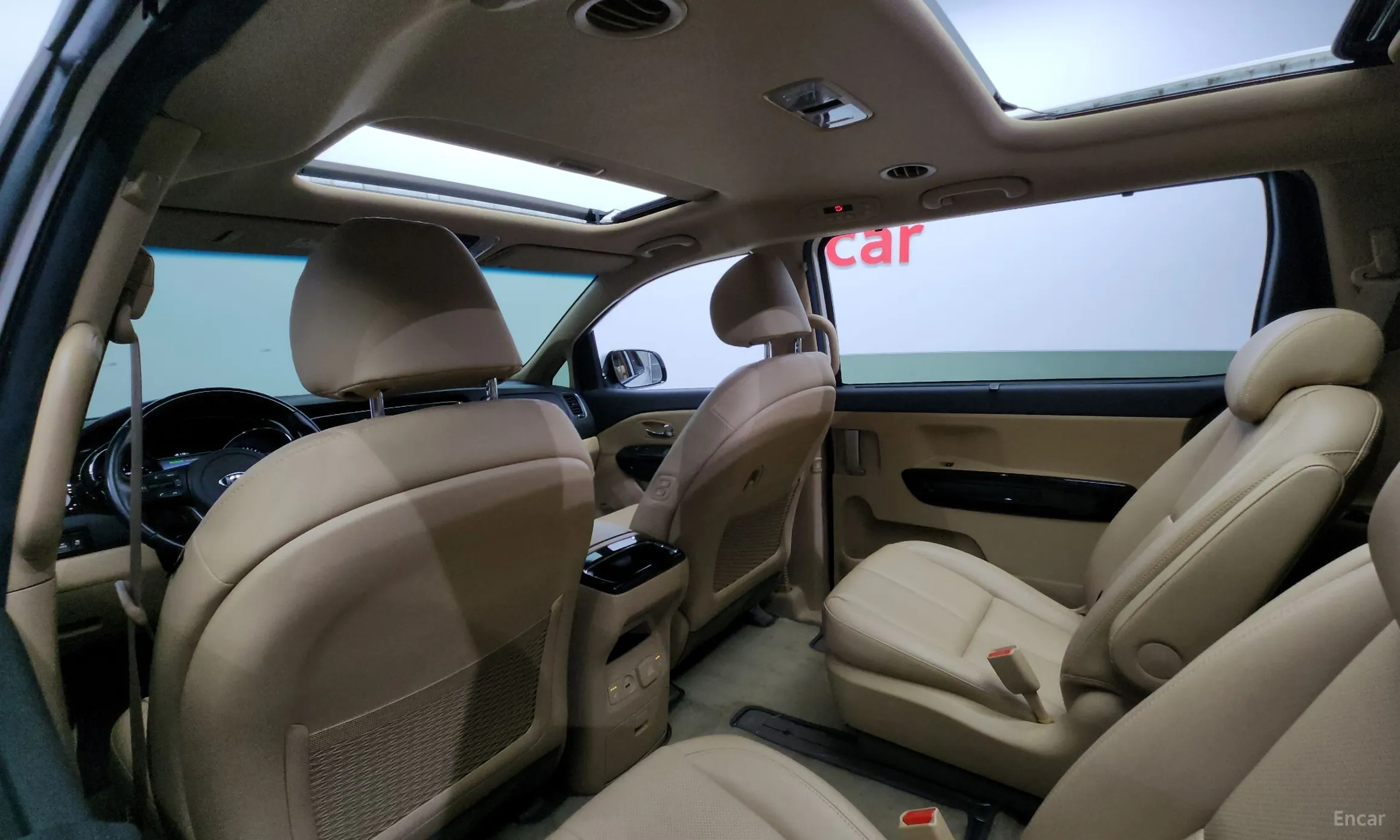 Kia Carnival превью 19