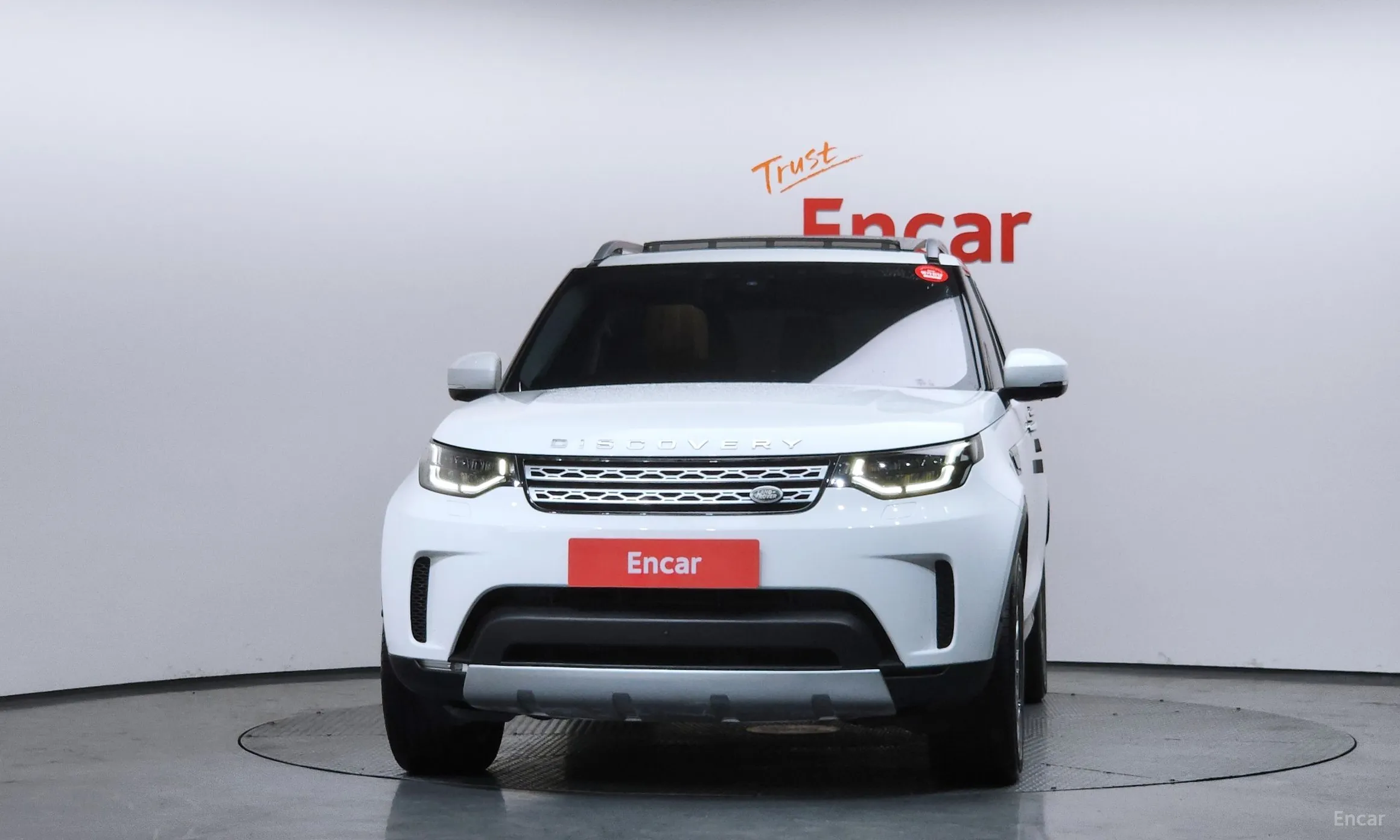 Land Rover Discovery 5 превью 3