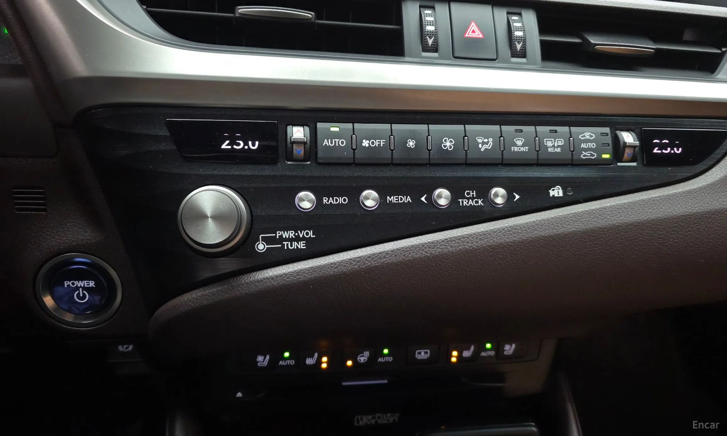 Lexus ES300h 7th Generation превью 17