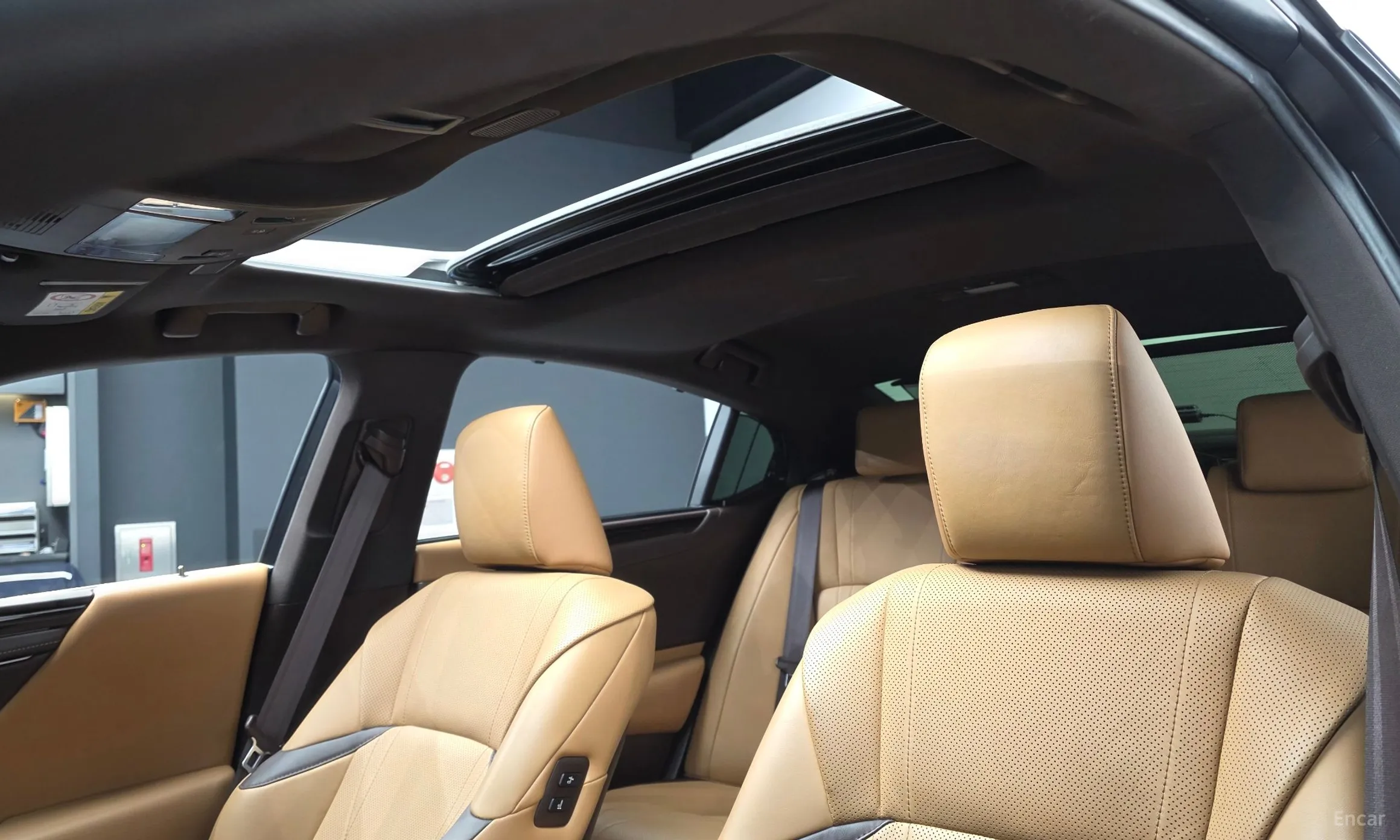 Lexus ES300h 7th Generation превью 18