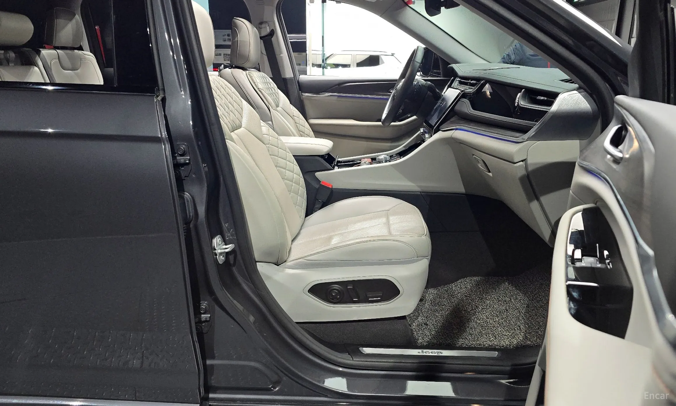 Jeep Grand Cherokee (WL) превью 11