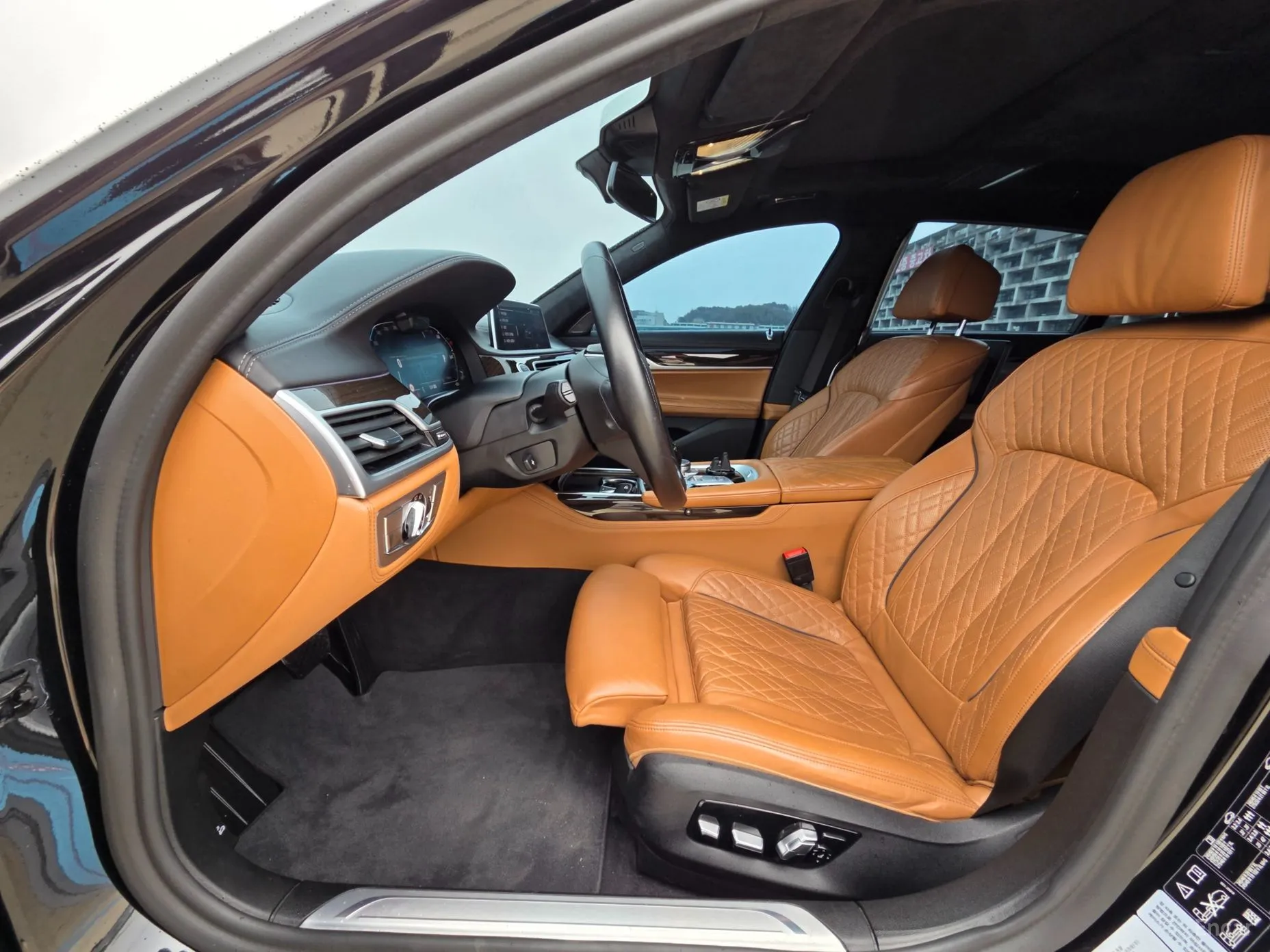 BMW 7 Series (G11) превью 10