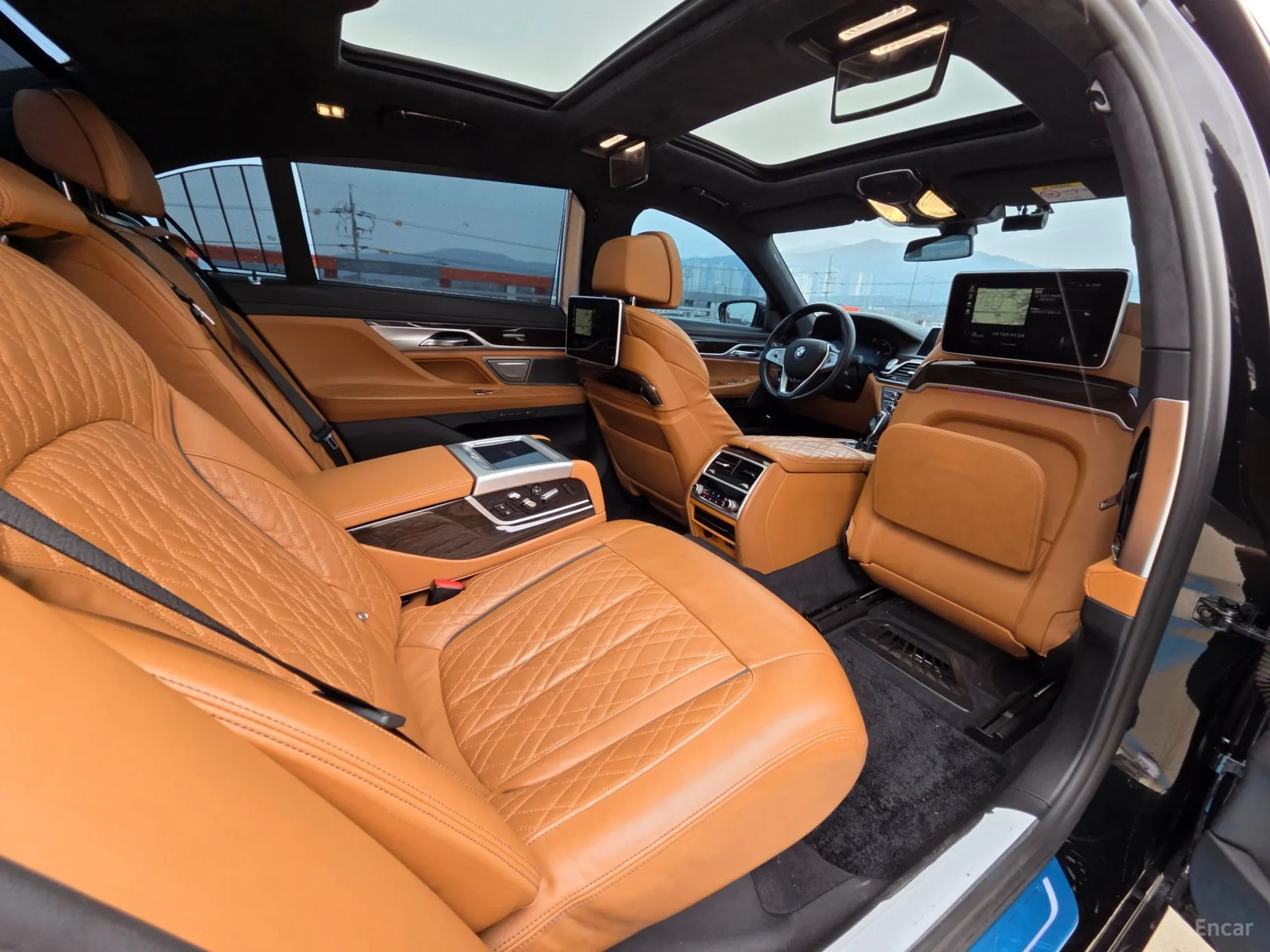 BMW 7 Series (G11) превью 17