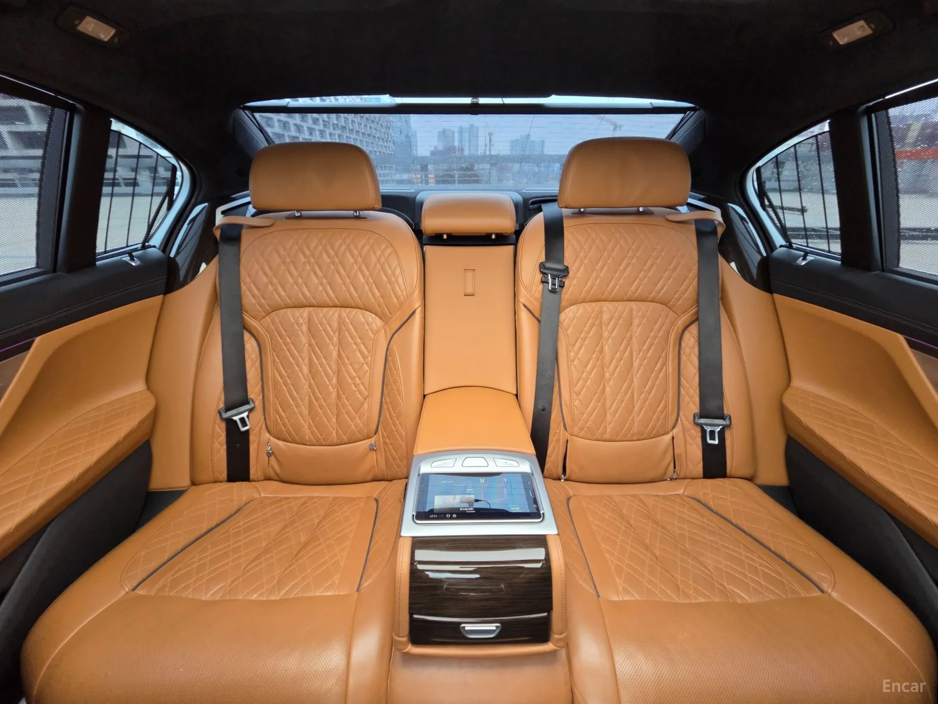 BMW 7 Series (G11) превью 18