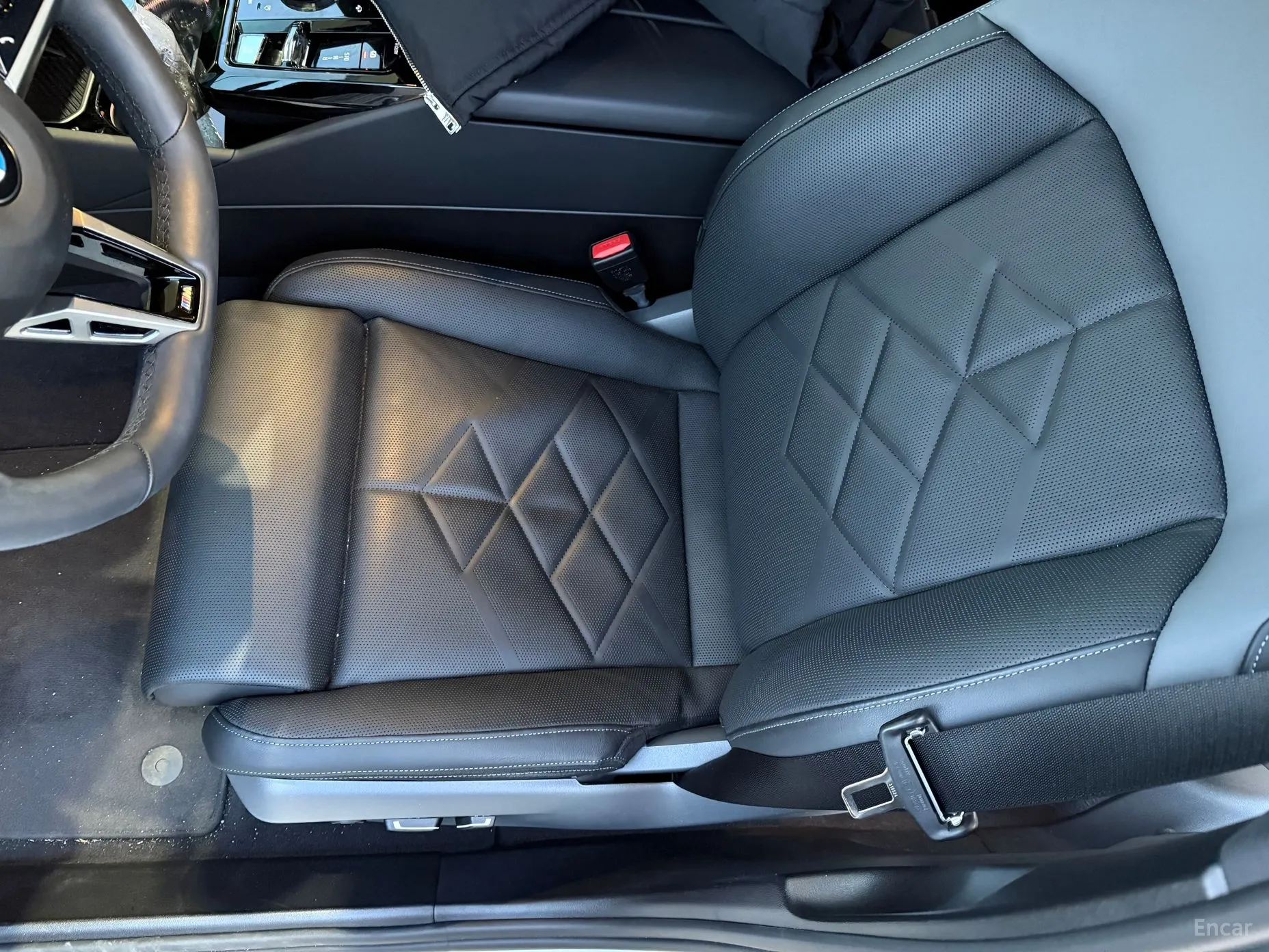 BMW 5 Series (G60) превью 10