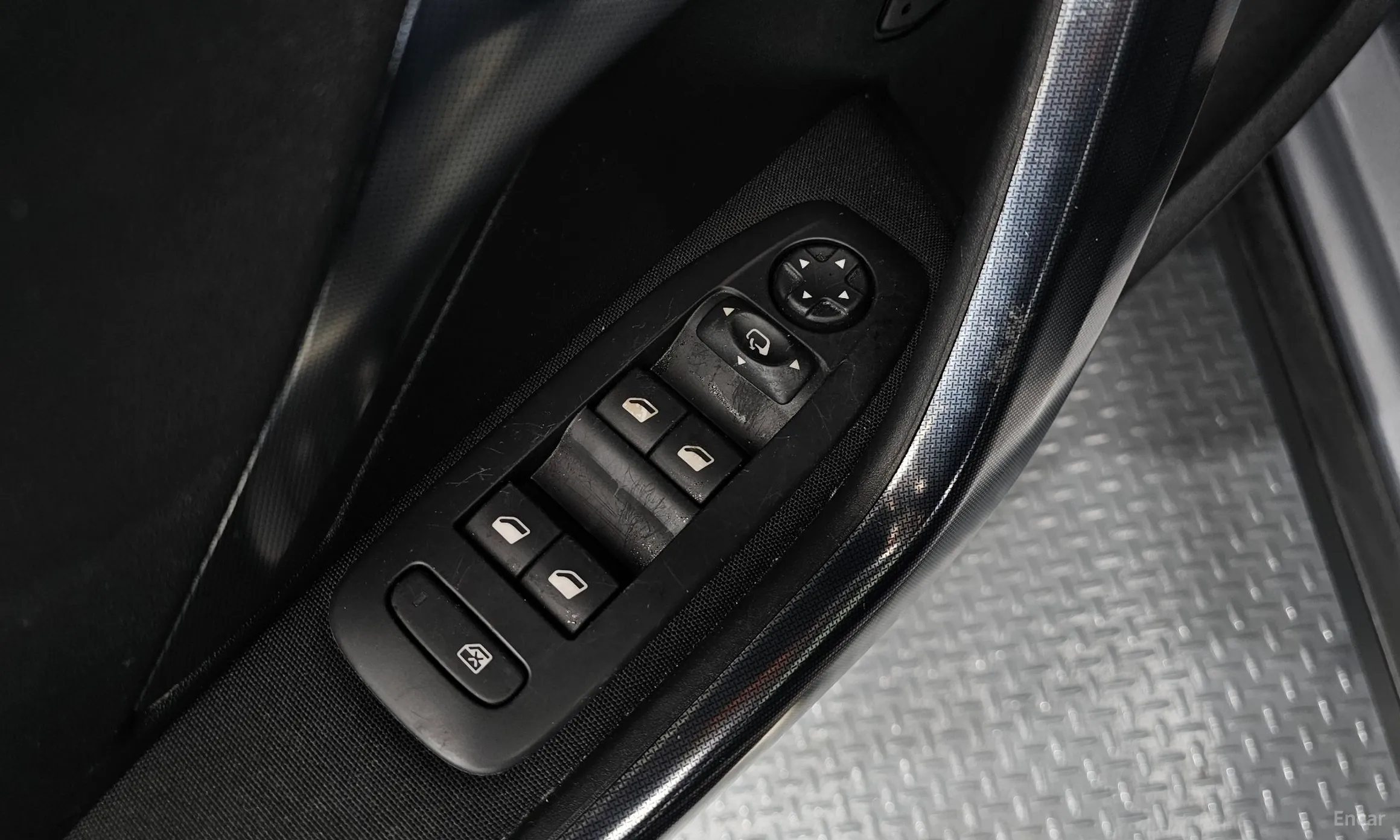 Peugeot 2008. превью 13