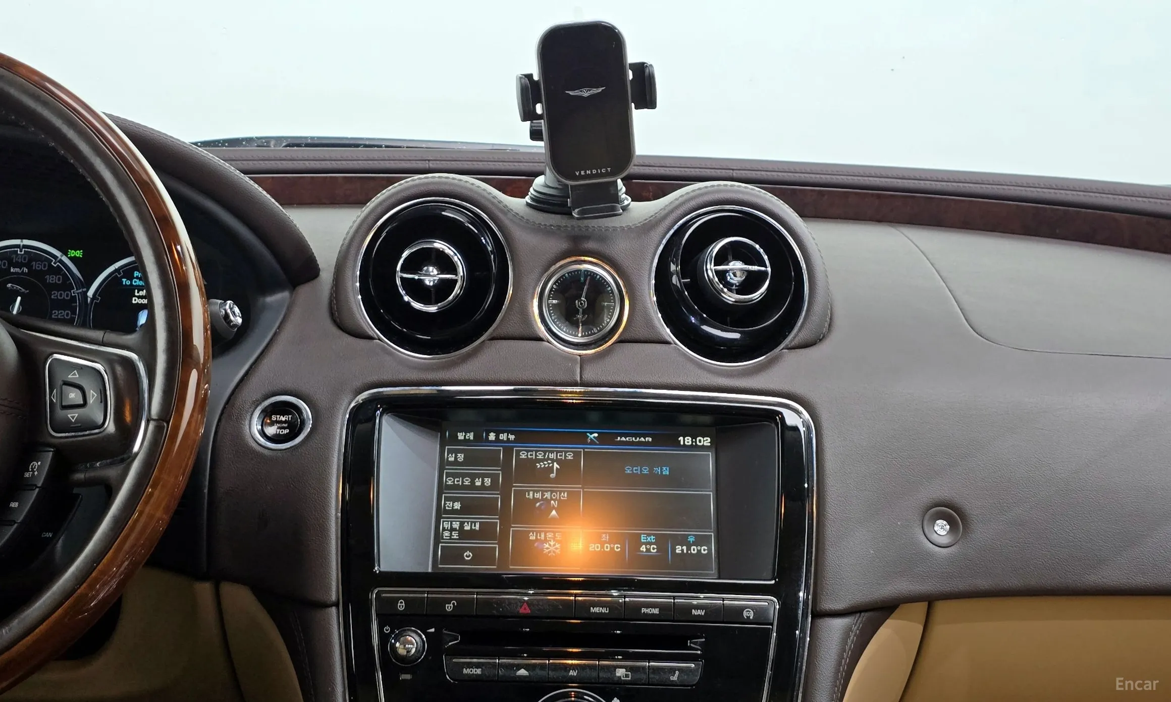 Jaguar All New XJ превью 14