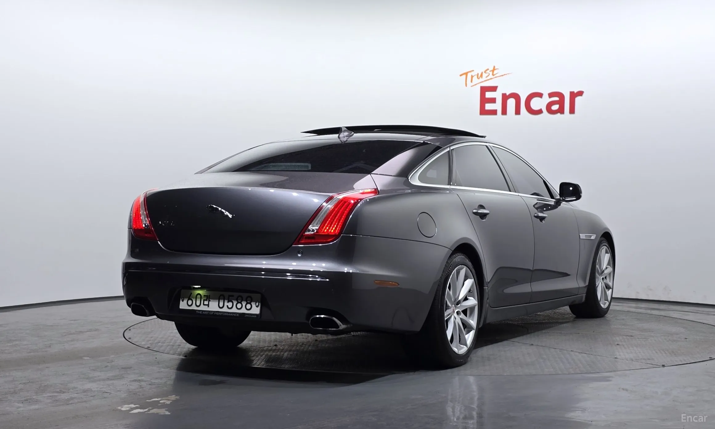 Jaguar All New XJ превью 2
