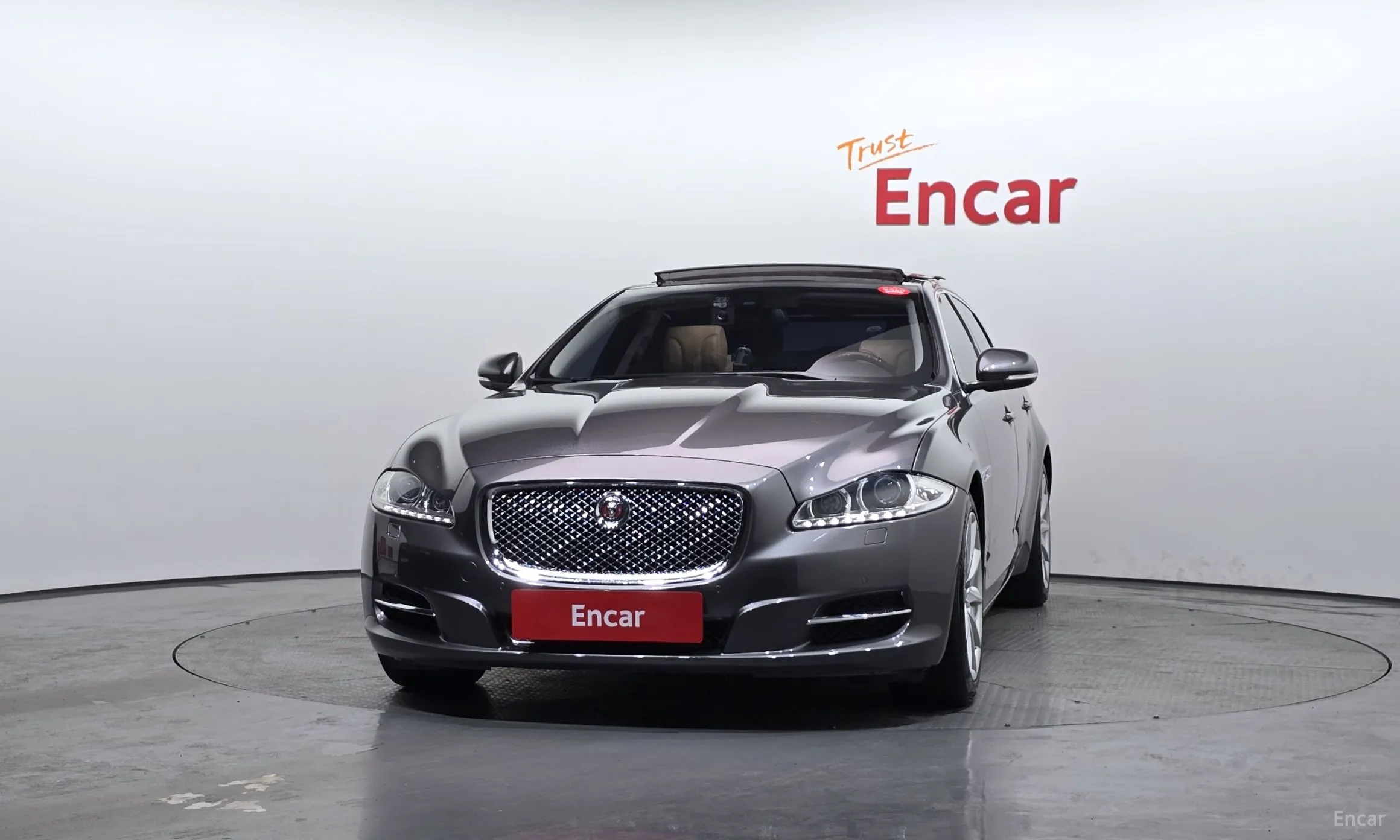 Jaguar All New XJ превью 3