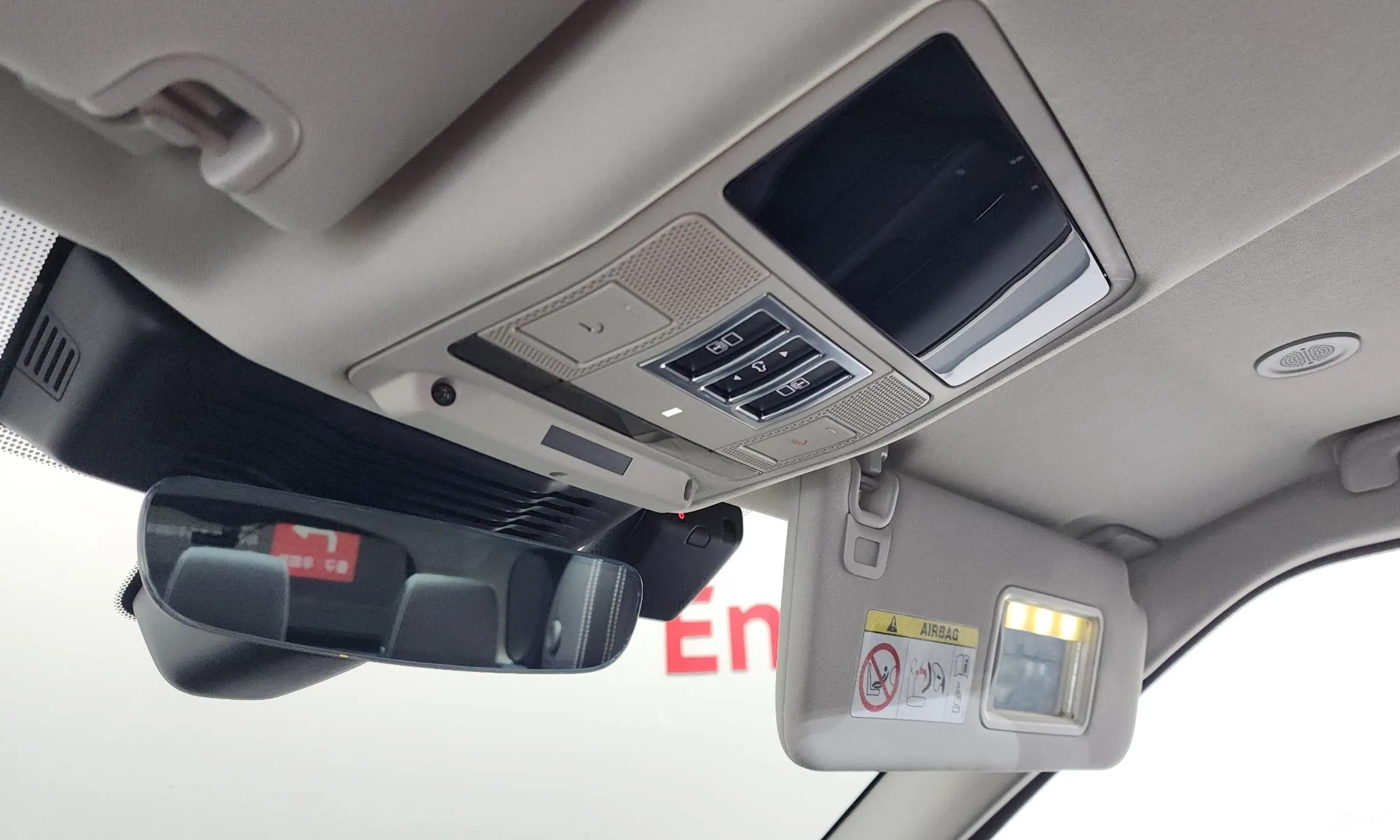 Land Rover Discovery 5 превью 17