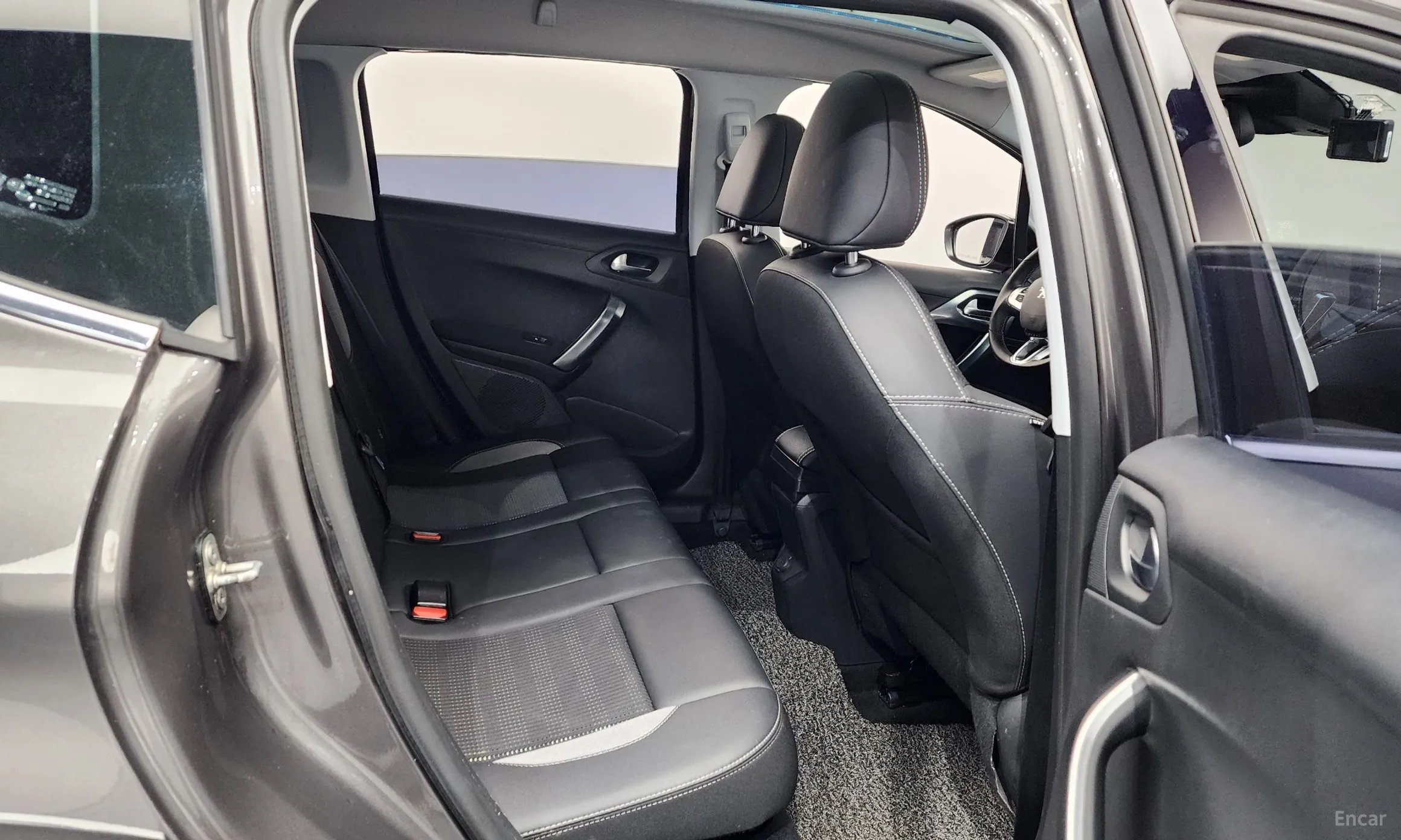 Peugeot 2008. превью 12
