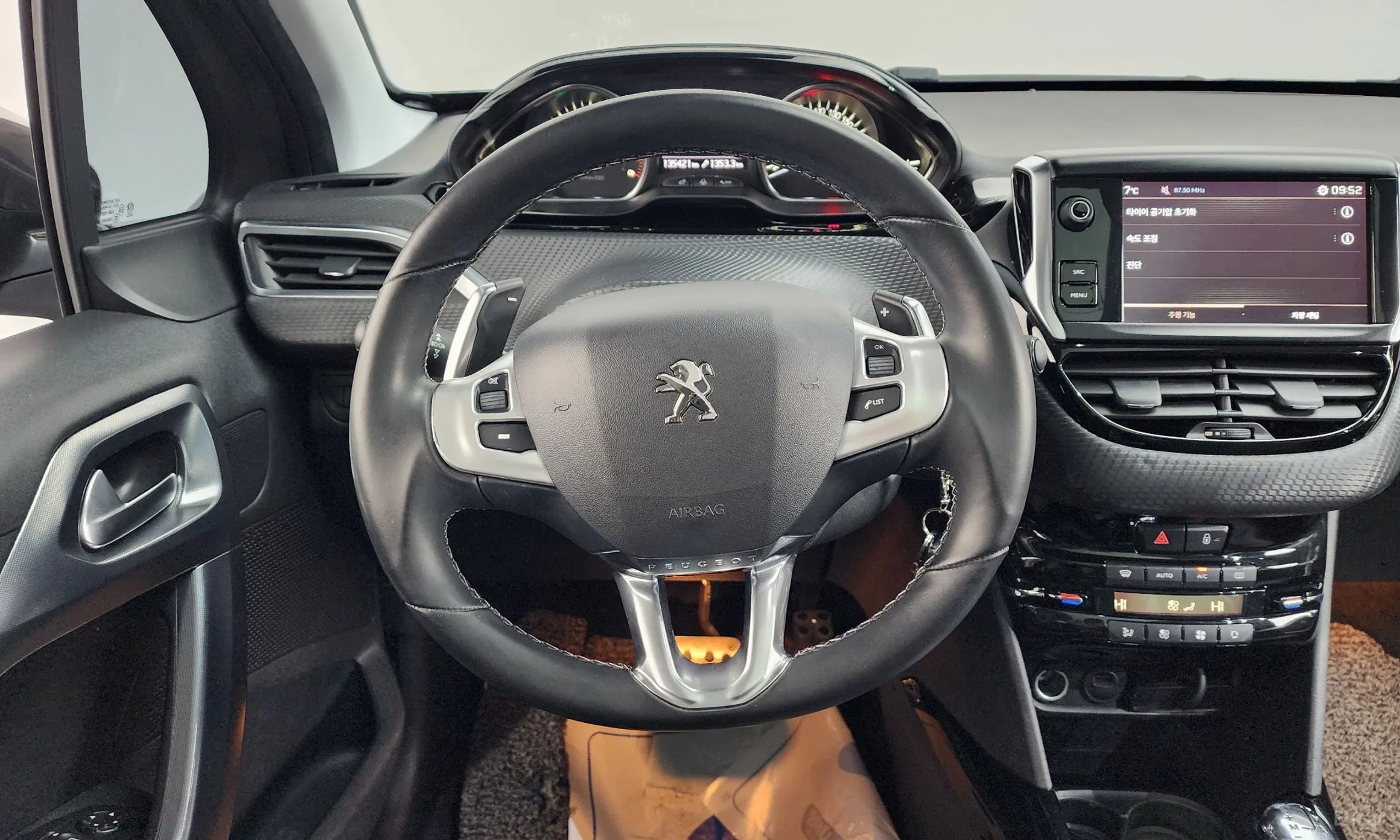 Peugeot 2008. превью 13