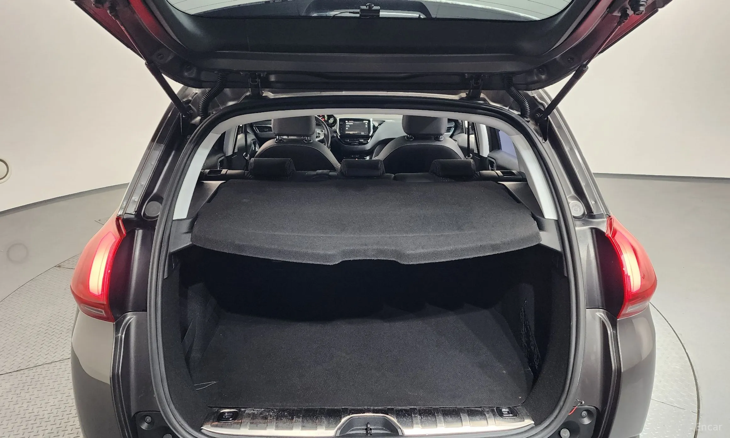 Peugeot 2008. превью 20