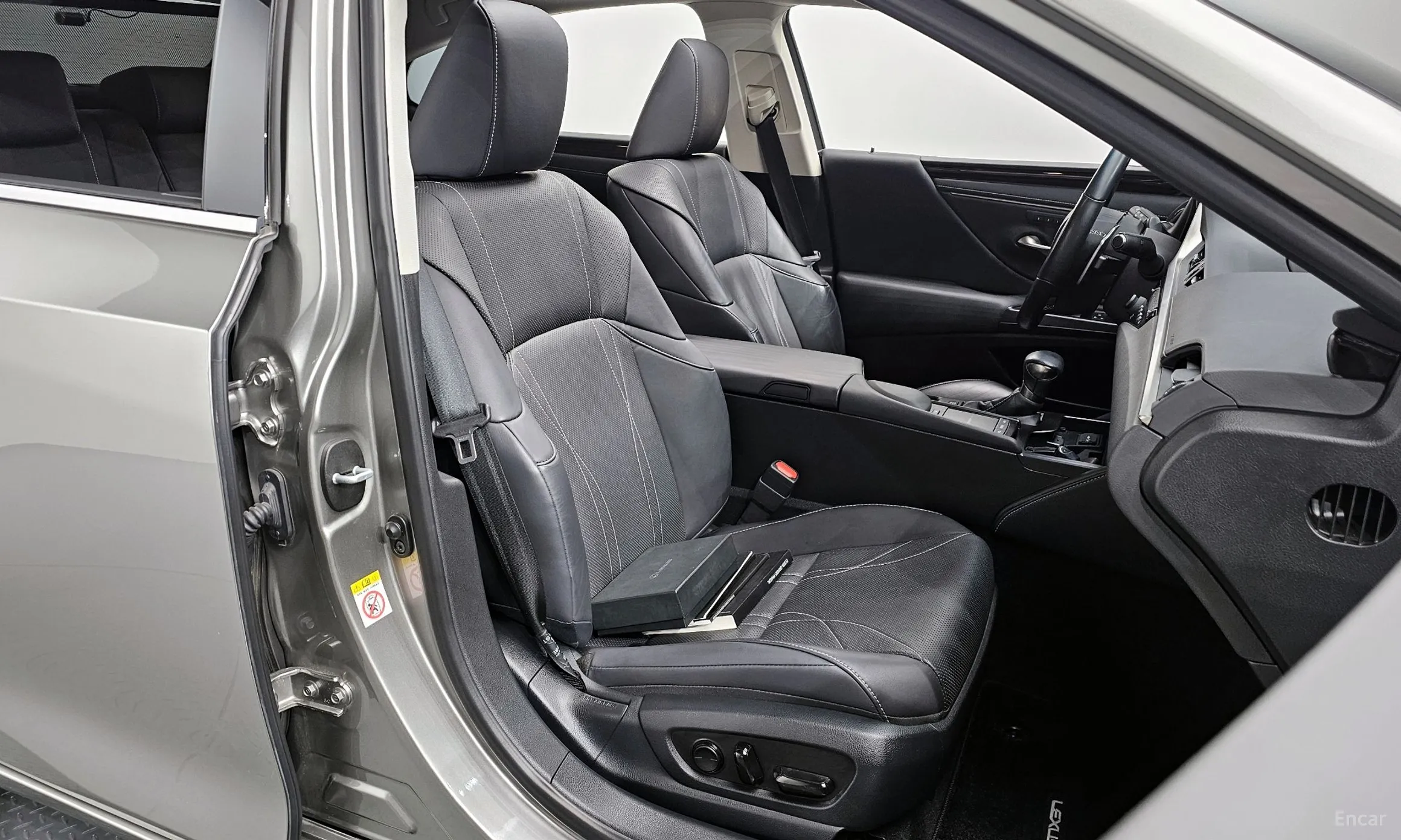 Lexus ES300h 7th Generation превью 10