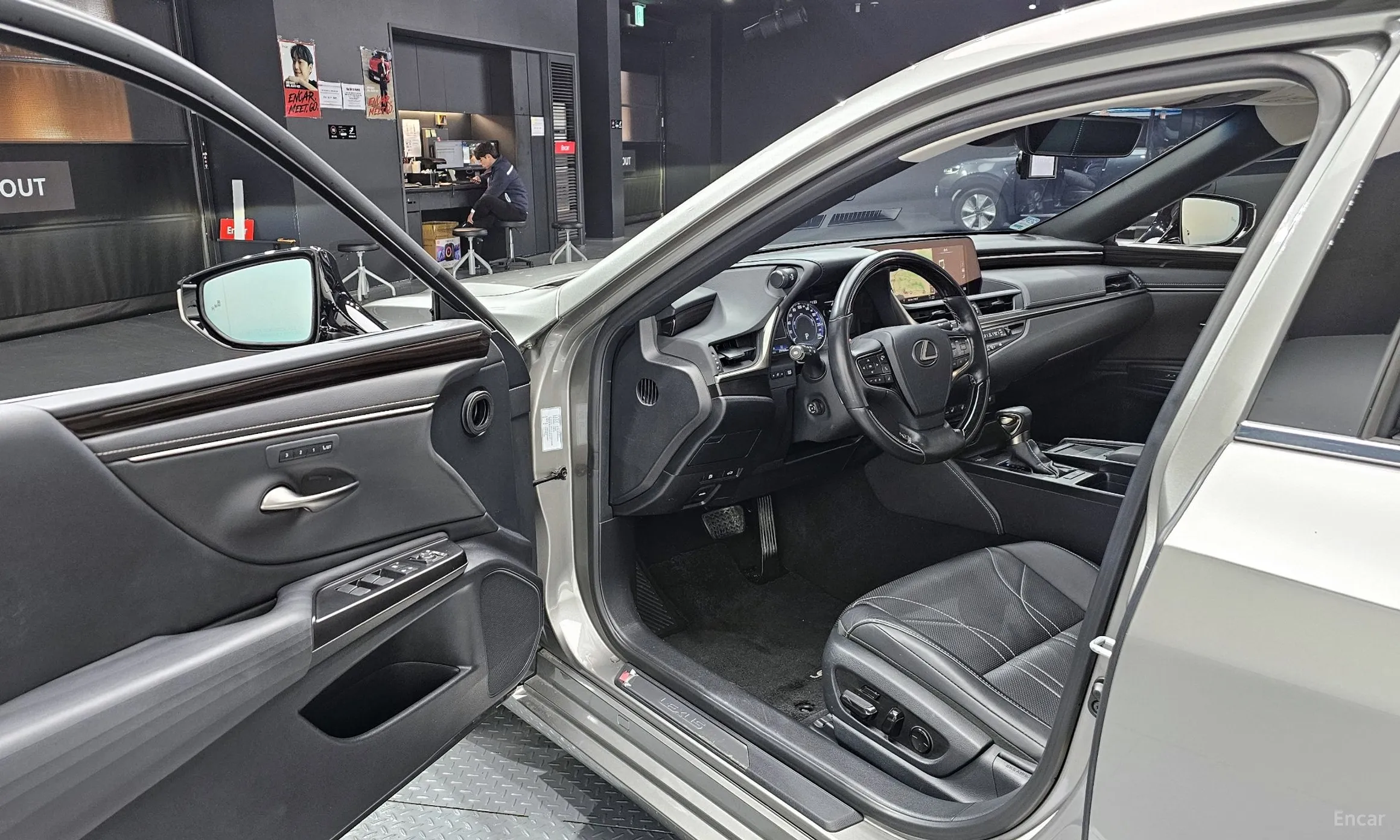 Lexus ES300h 7th Generation превью 11