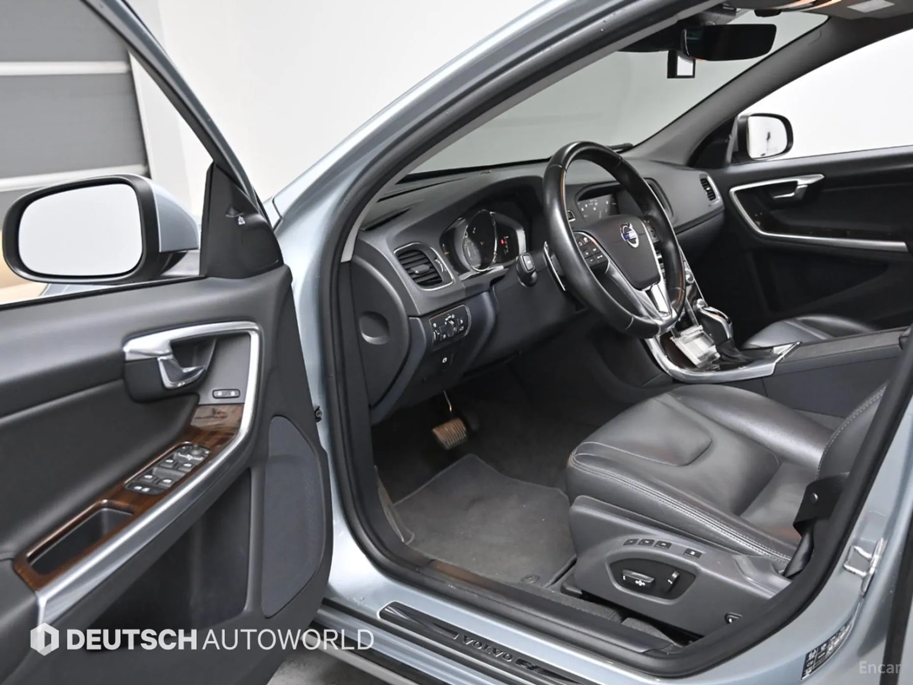 Volvo V60 превью 11