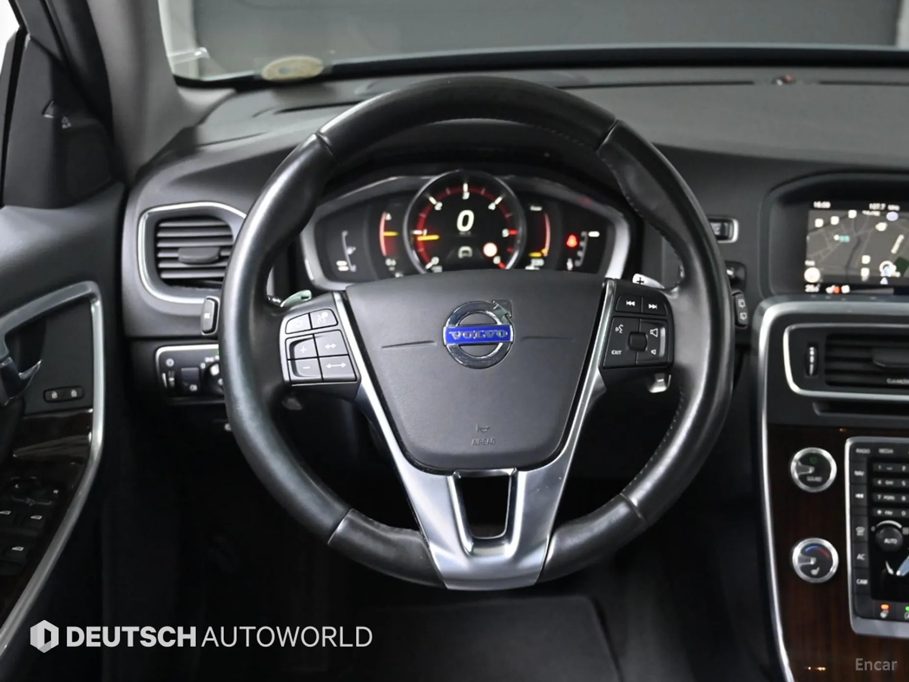Volvo V60 превью 13