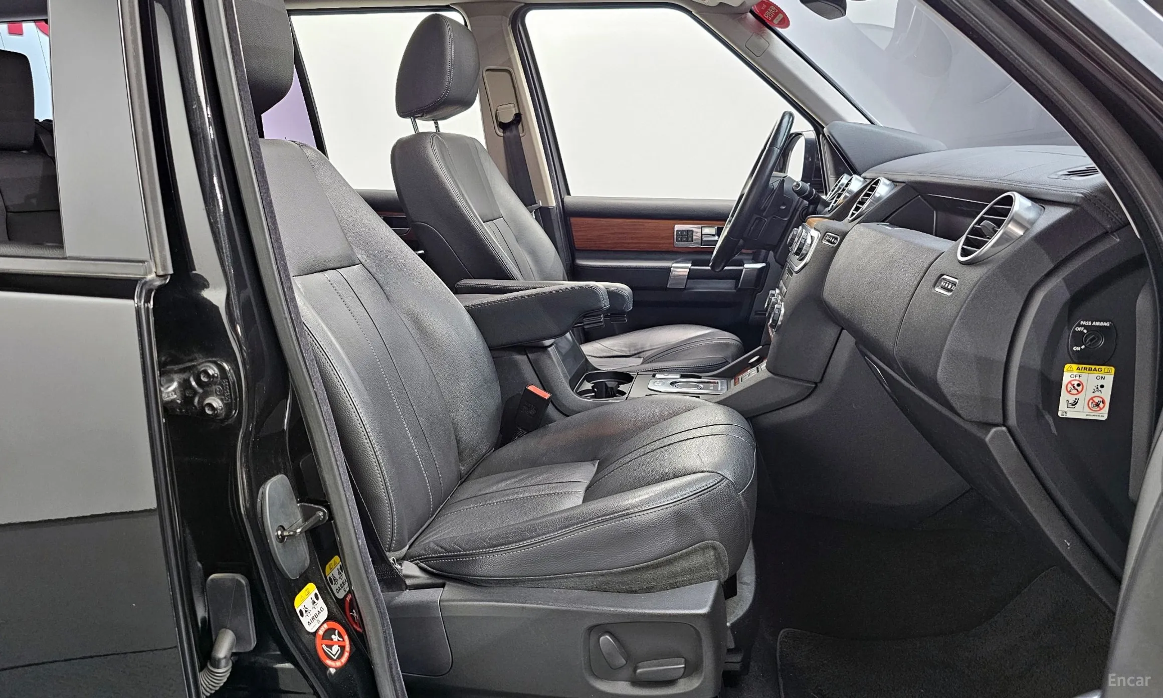 Land Rover Discovery 4 превью 10