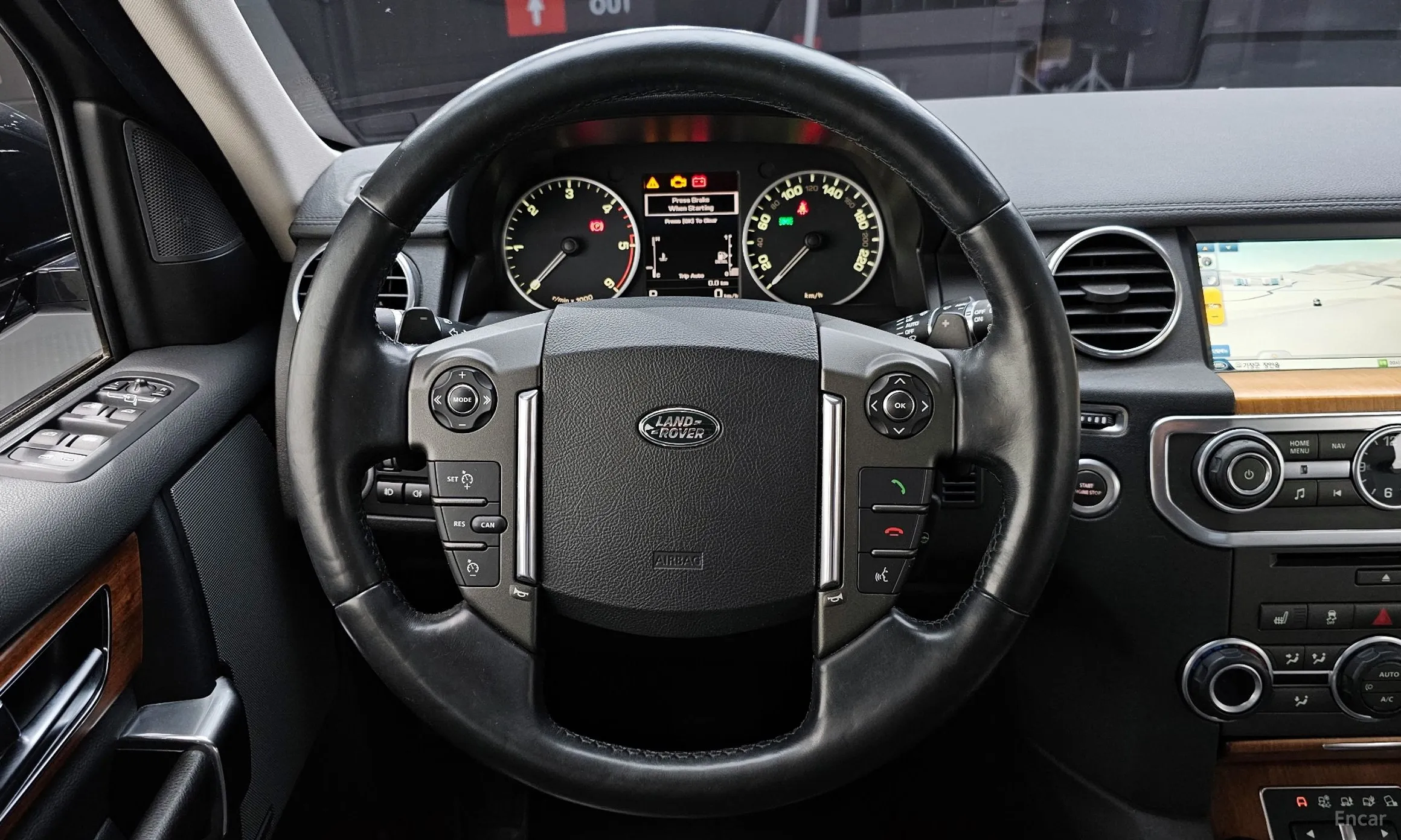 Land Rover Discovery 4 превью 13